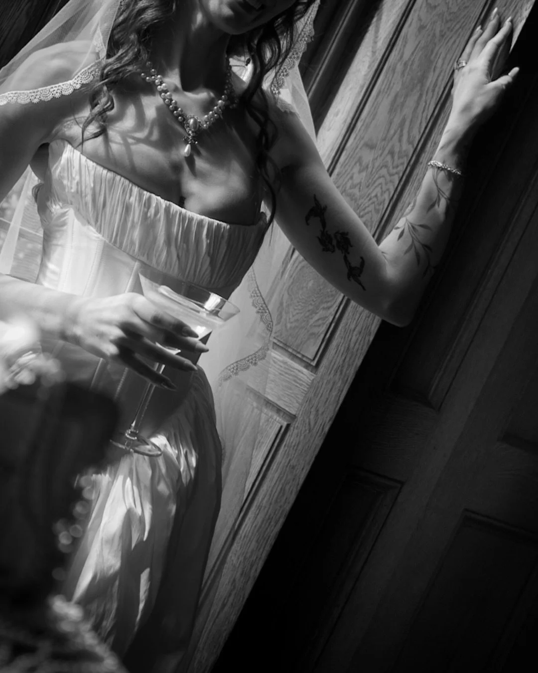 details + drama for your seattle wedding photography needs. 💋 

HOST/ LEAD DESIGN/PHOTOGRAPHER: @jessikachristinephoto
WPLANNER&nbsp; &amp; CREATIVE DIR.: @sgs.events
VENUE: @lairmontmanor&nbsp;
MODELS: @alyssaklinzing @alevegale
FLORAL: @bythewildf