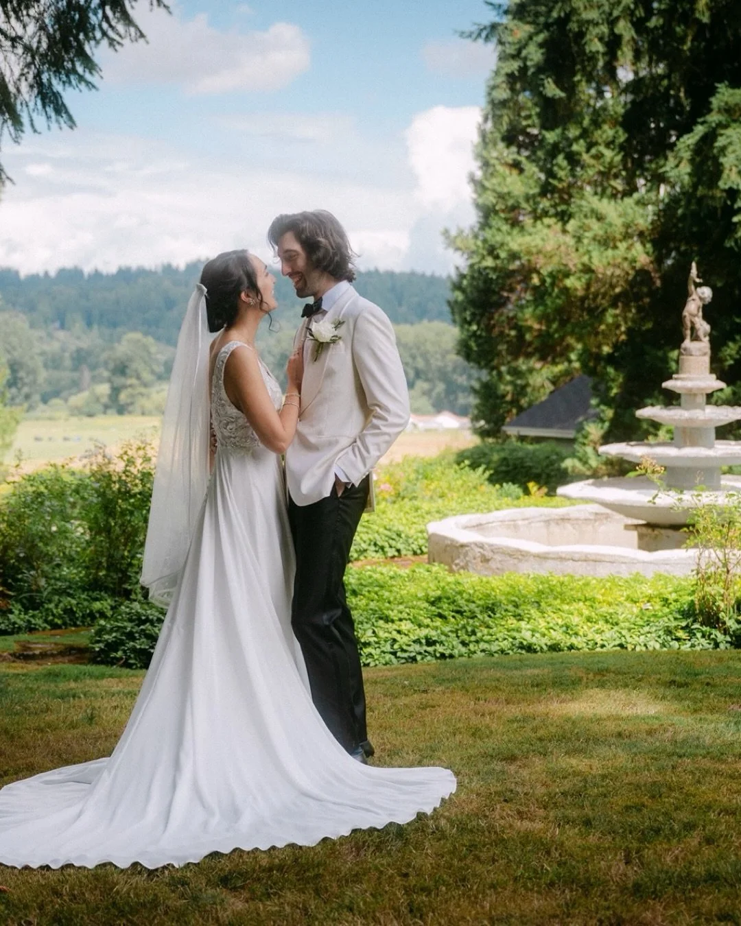 congrats l &amp; s! 🌾✨ this carnation farms wedding was a joy! 

a magical minute of rain right as the ceremony began, a hora dance that had the whole crowd on their feet, and a sunset that stopped everyone in their tracks before the dance party too