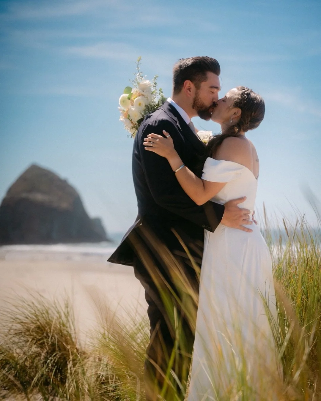 cannon beach has a way of holding onto memories, and for a &amp; c, this stretch of coast has always meant something deeper. it&rsquo;s special to me too, sound &amp; sea got its name from my love of the pacific, so shooting a wedding on this coastli
