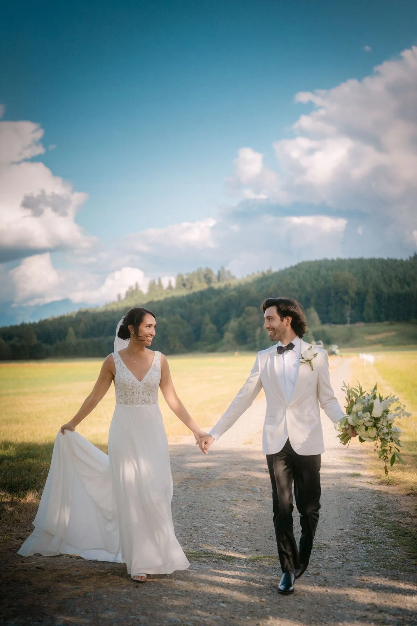 bride and groom portaits in washington with mountain views