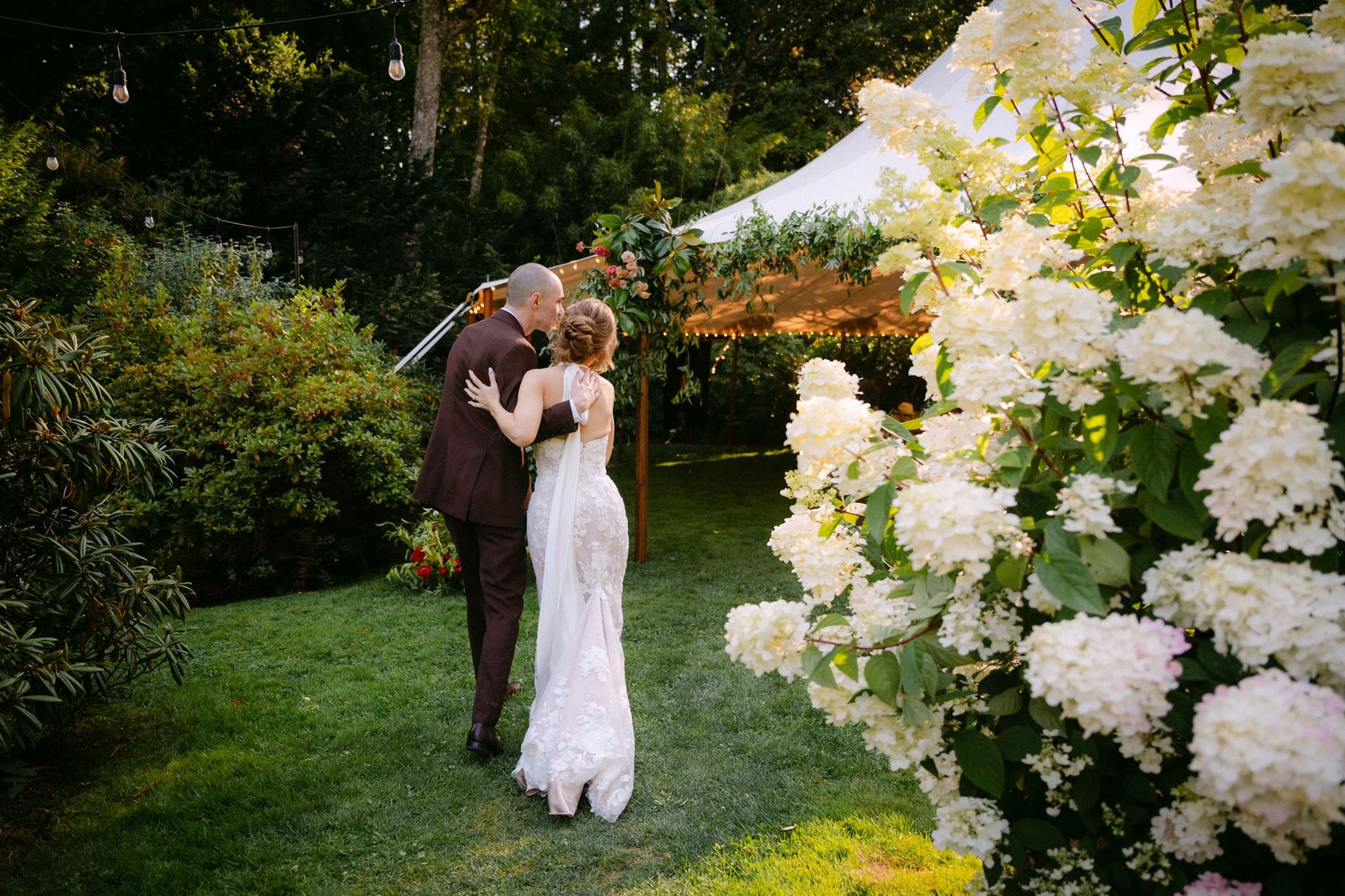 how to plan a non-traditional wedding that feels like you