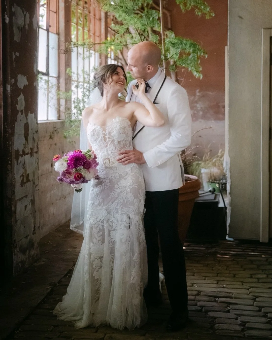 e &amp; t&rsquo;s day at the ruins in seattle was pure old-world magic ✨ 

tarot cards in the decor &amp; every corner made for cinematic, documentary-style frames.

our favorite touch: e &amp; t are sea glass collectors, and they wove that into thei