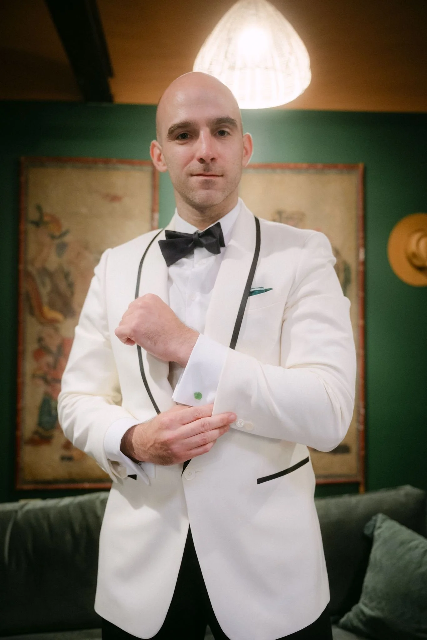 indoor groom portrait at a green room at the ruins, seattle