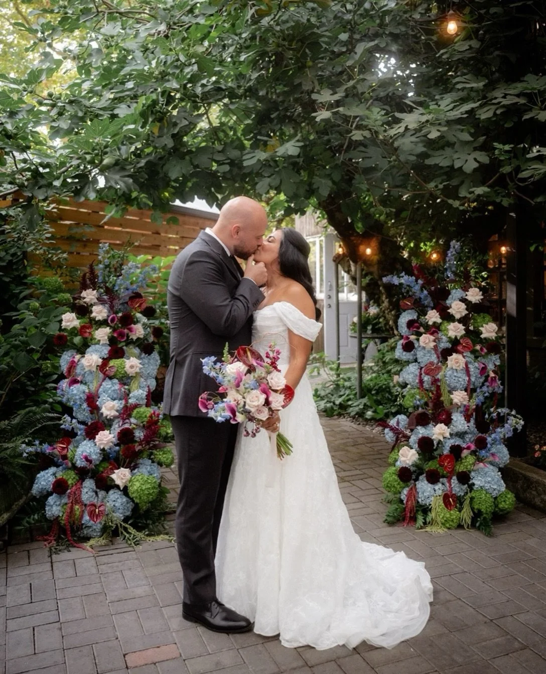 a STUNNING micro wedding at the corson building, a downpour like seattle rarely sees, and then a rainbow that showed up like it had somewhere to be 🌈✨

this georgetown seattle wedding was all about intimacy over excess. dinner was set across multipl