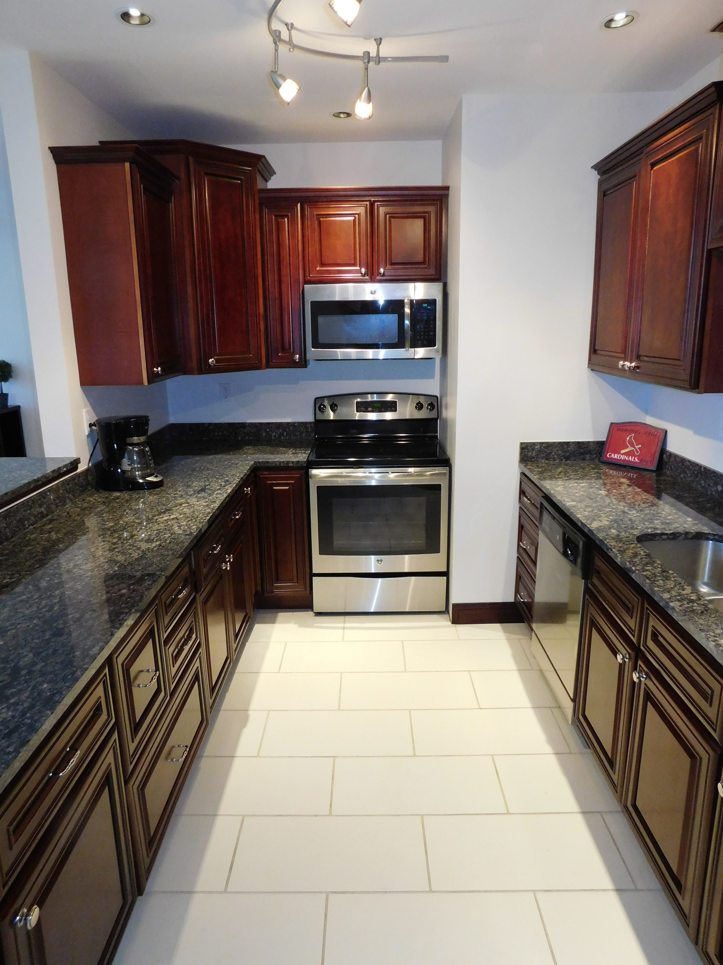 G515_1510KitchenLong.JPG