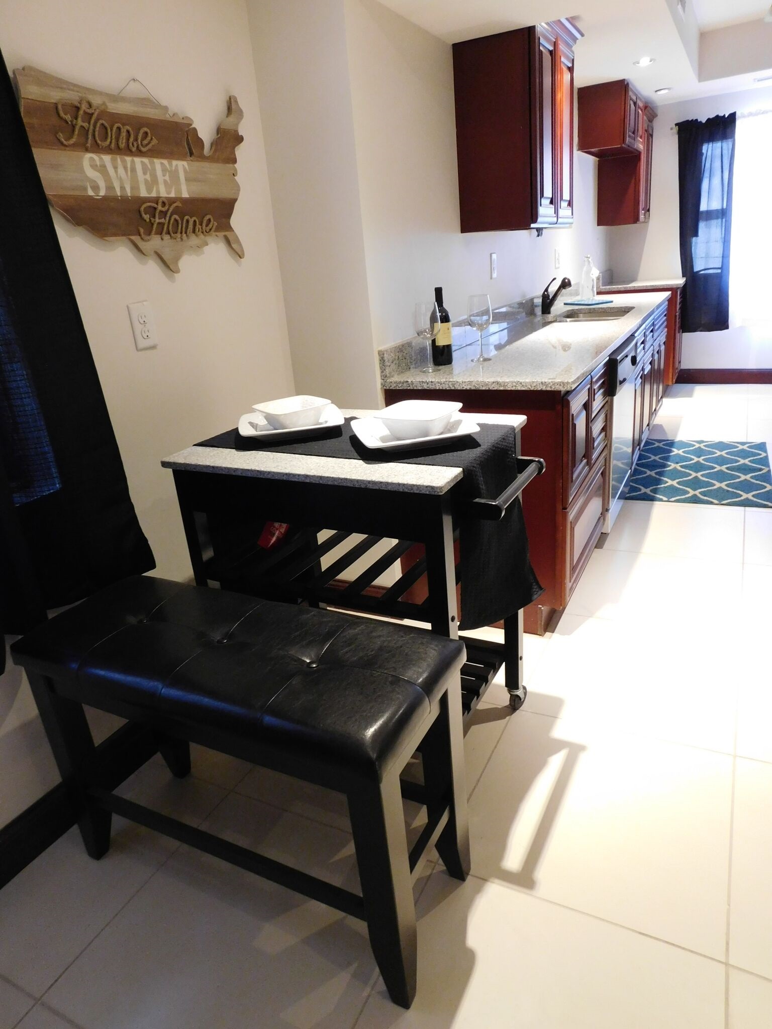 01 Unit - 1 Bed/1.5 Bath - 765 sq. ft. - $1,225/Mo