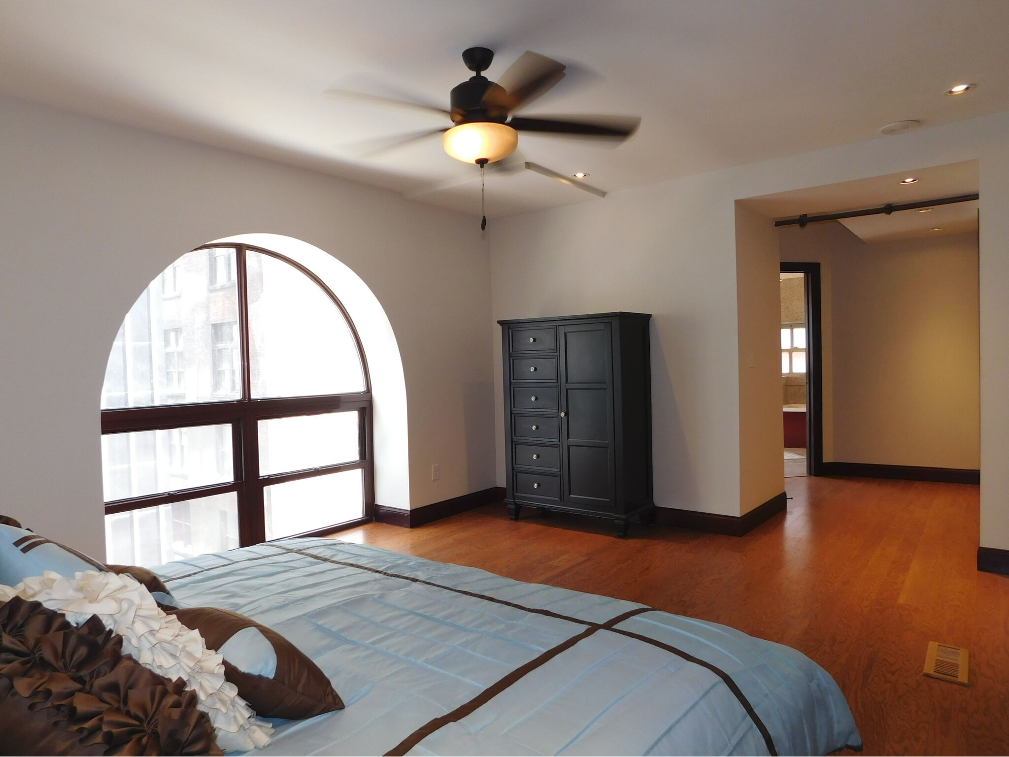 04 Unit - 1 Bed/1.5 Bath - 943 sq. ft. - $1,425/mo