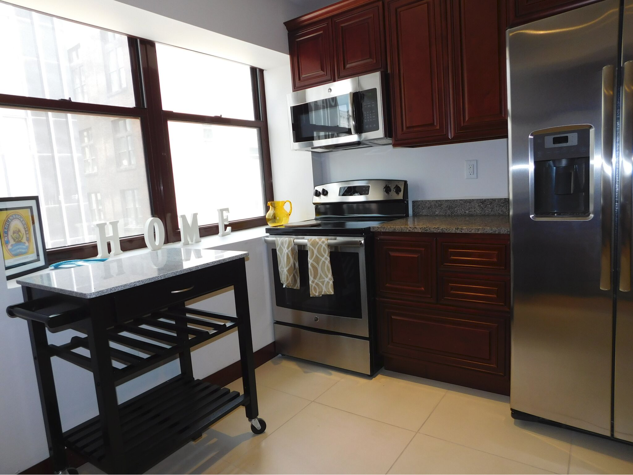 04 Unit - 1 Bed/1.5 Bath - 943 sq. ft. - $1,425/mo