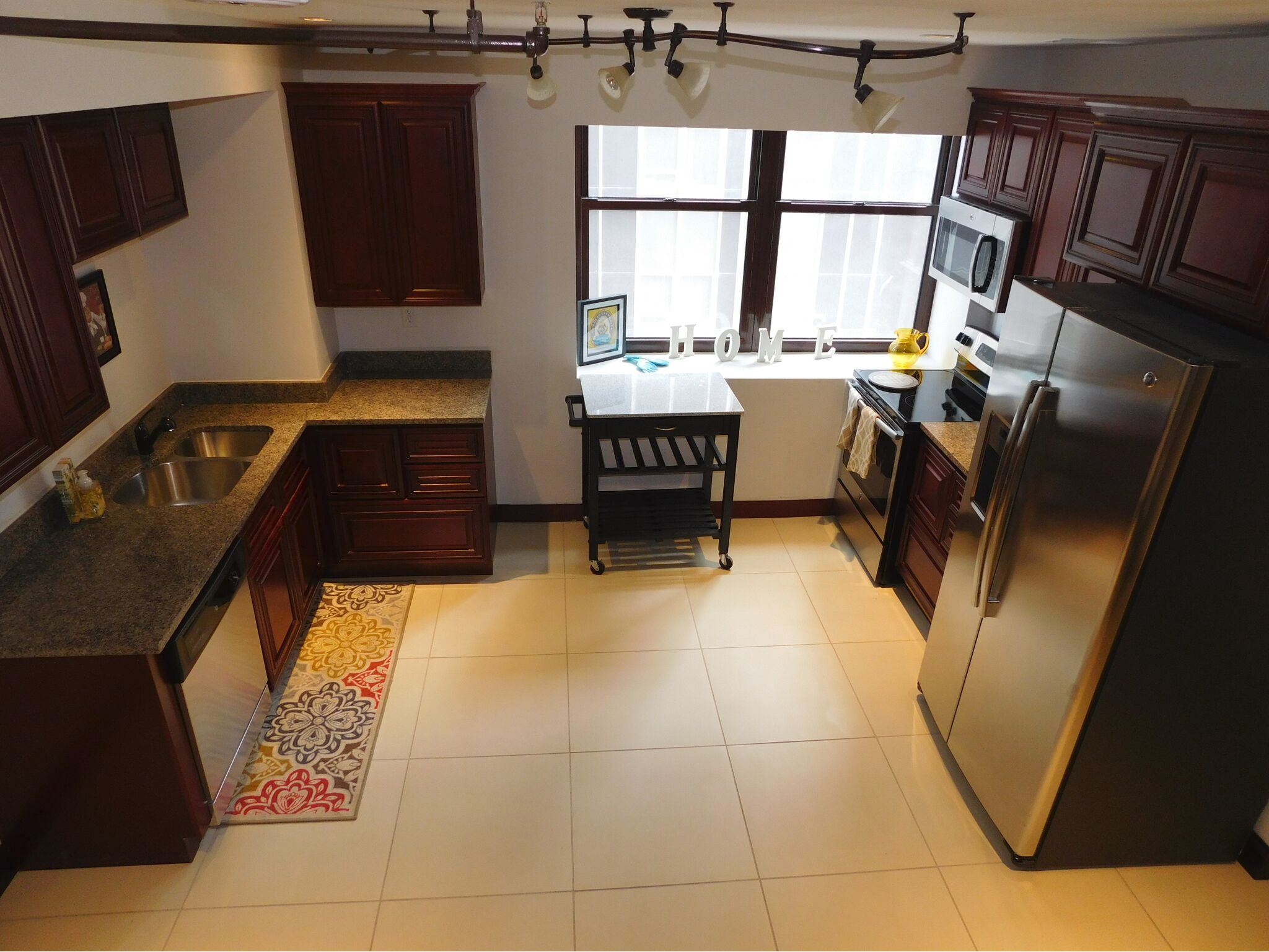 04 Unit - 1 Bed/1.5 Bath - 943 sq. ft. - $1,425/mo