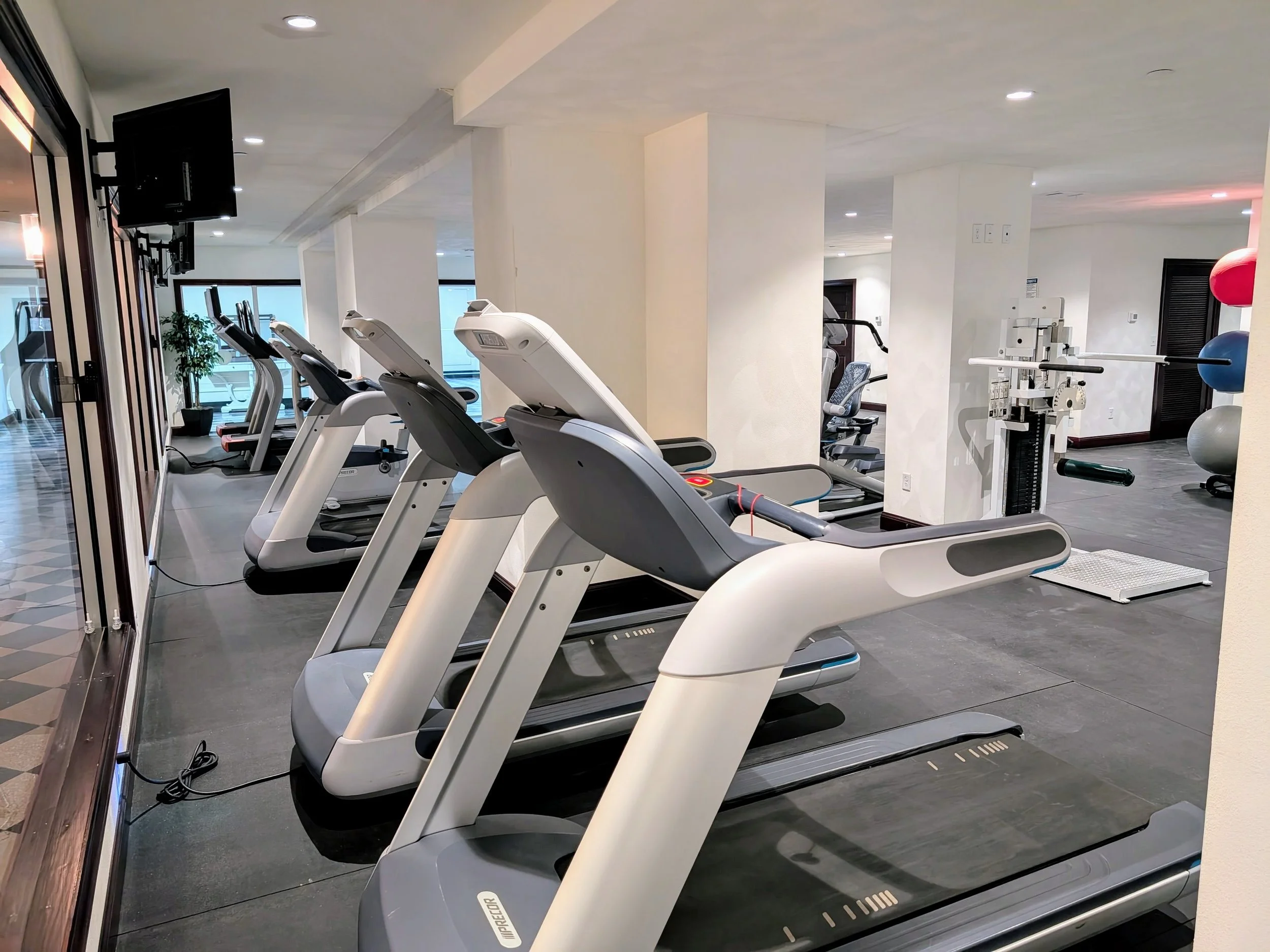 24/7 Fitness center