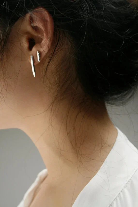 crystal-post-ear-lynn.webp