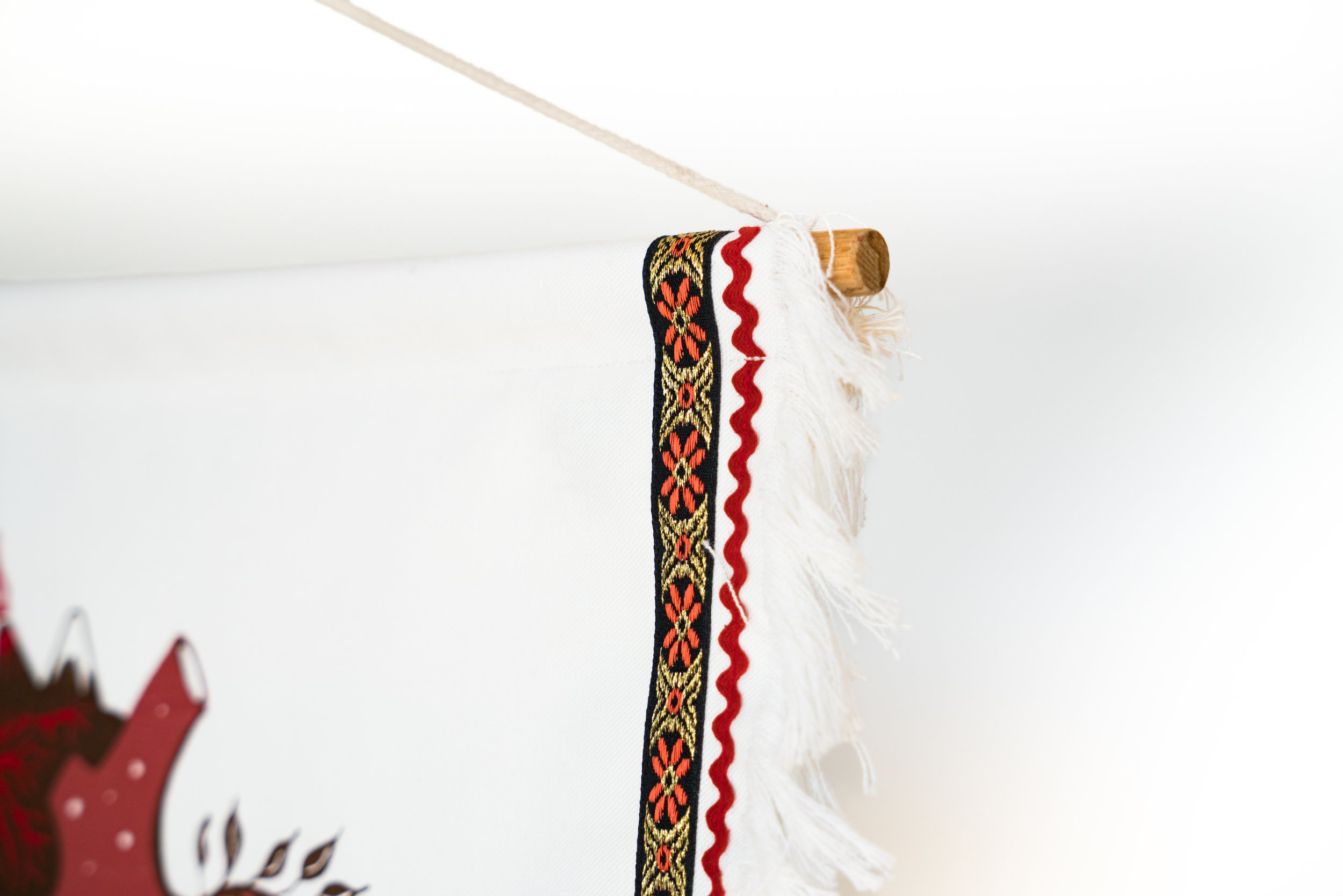 Yonitown - Yoni Altar - gold black 2.jpg