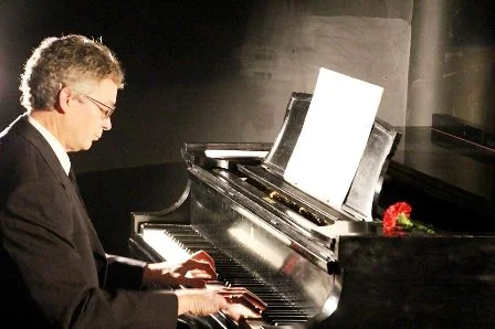 Classical Pianist Jonathan Newell