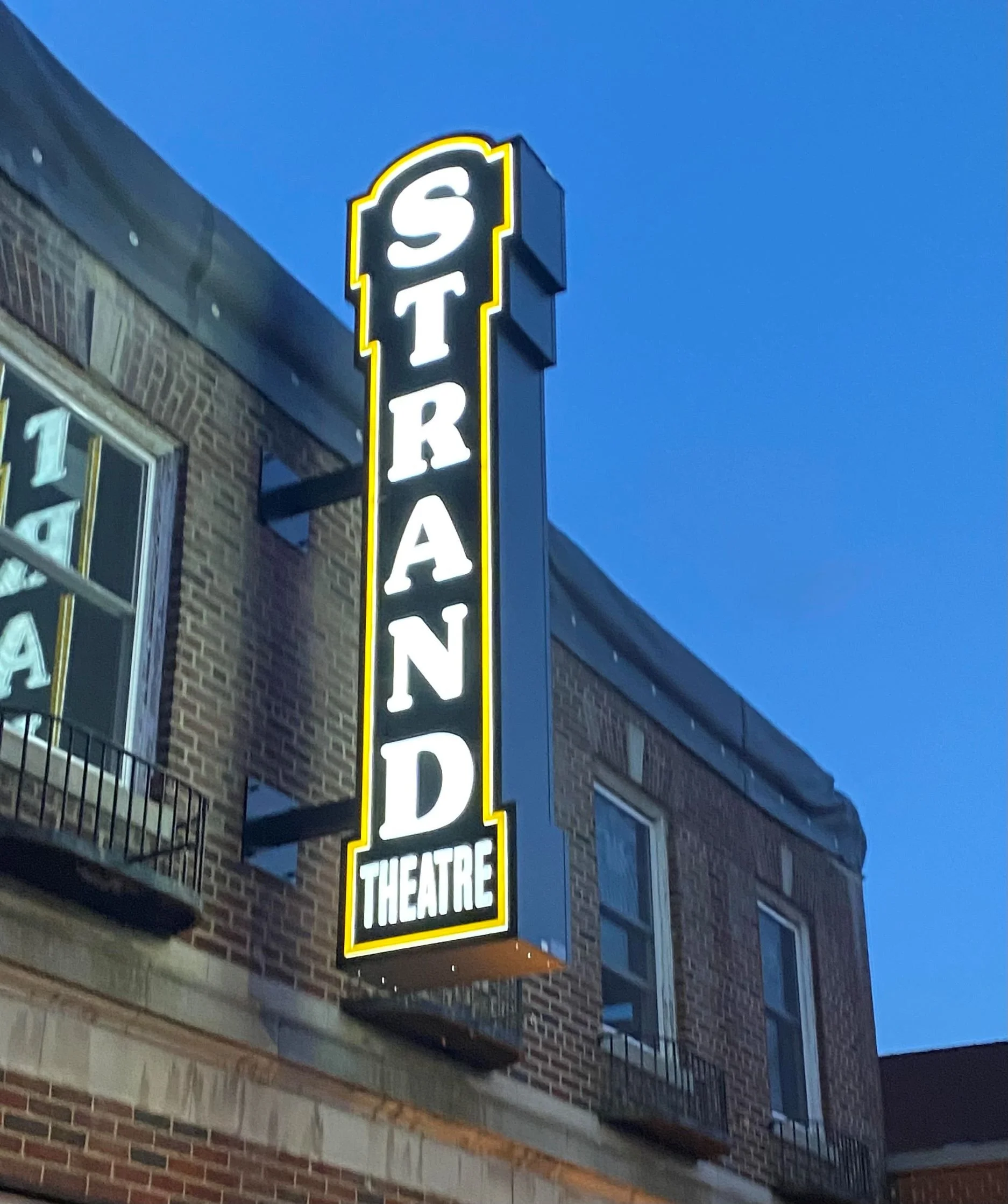 Free Monday Night Lobby Concert - Jason Irwin