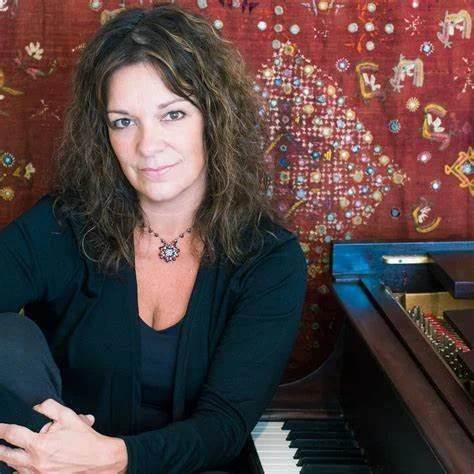 Lobby Concert: Elizabeth Conant