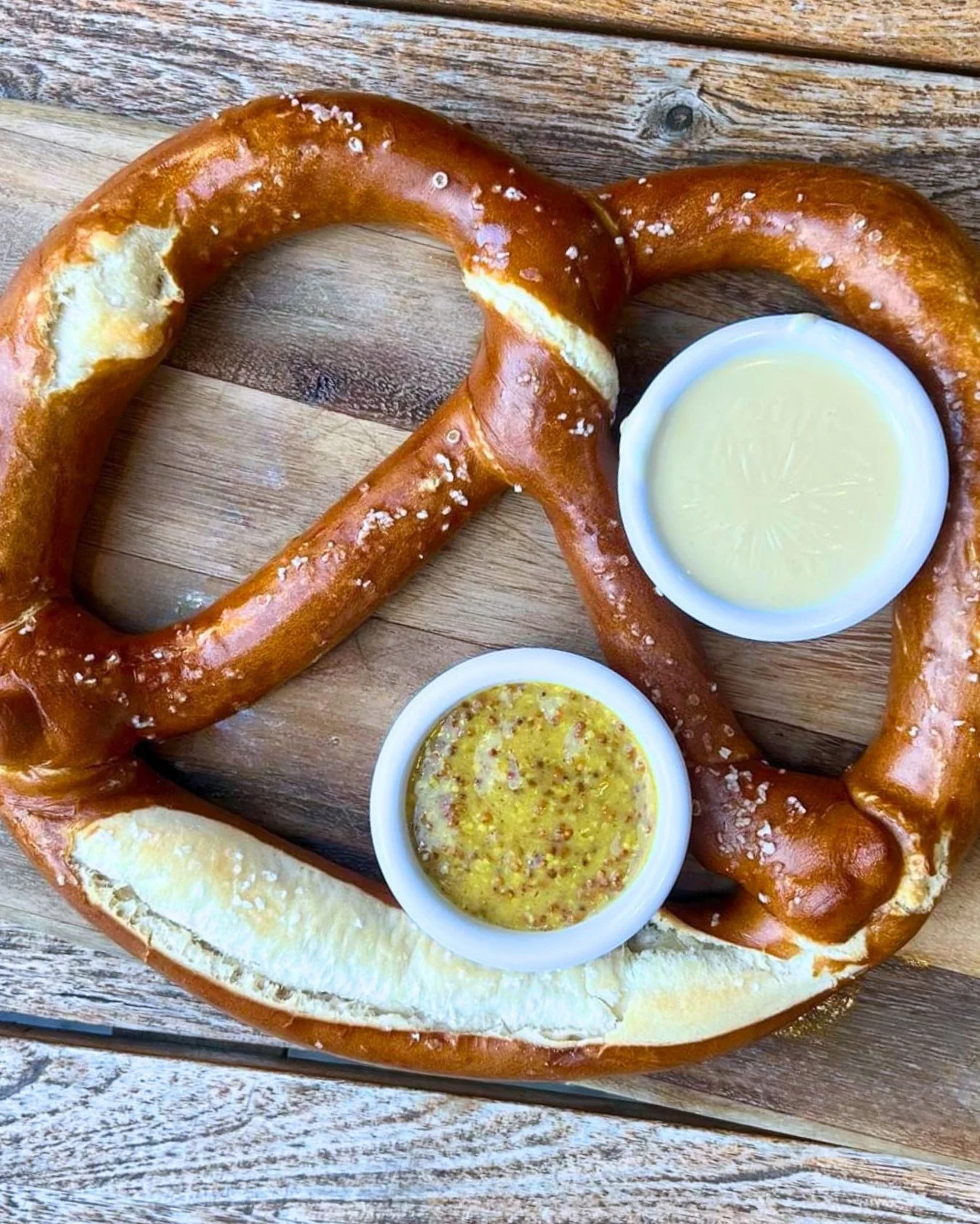 Big A** Bavarian Pretzel. Cold Beer. Playoff Basketball 🏀🍺🥨 

Sixers VS Celtics | Round 1, Game 3 | 7pm...WATCH WITH US!

Grab a Pint or Pitcher...Dogfish Head, Oskar Blues, Tr&ouml;egs, Wissahickon &amp; more + Phils at 7:15pm...TGIF vibes - CHEE