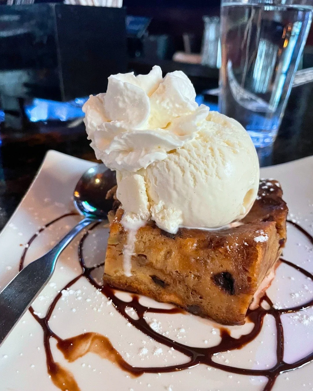 Just casually dropping our chocolate chip &amp; banana bread pudding into your feed&hellip; you&rsquo;re welcome. 😉🍌🍫🍦

+ Bachata Thursday starts soon at 10pm - come by a lil' early, satisfy that sweet tooth &amp; dance it off...See ya on the dan