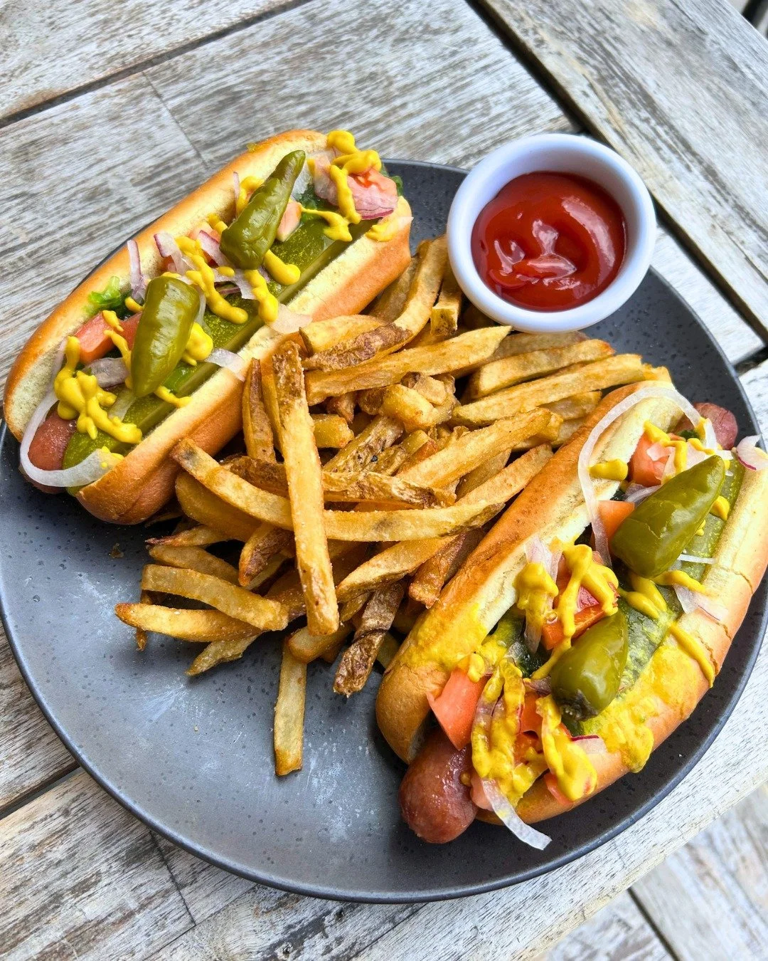 Well, well, well&hellip; looks like Natty Macs got a lil&rsquo; &ldquo;menu makeover&rdquo;... Let&rsquo;s talk about it! 👀🍽️

Fish &amp; Chips. Southwest Chicken Salad. Chicken Tenders. Crispy Fish or Pork Tacos. Mexican Dog. And of course&hellip;