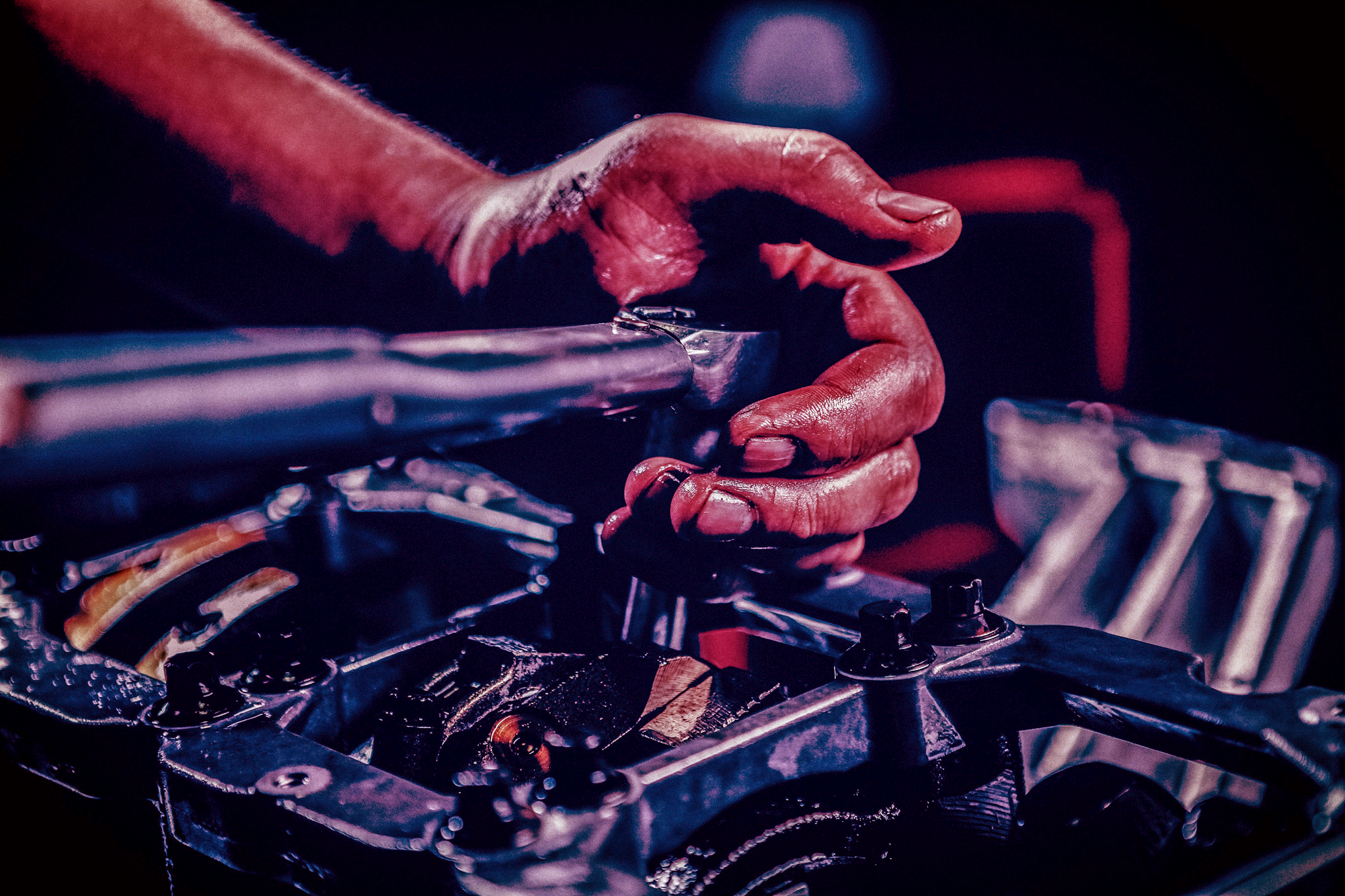 mechanic-hands.png