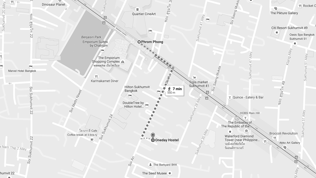 Địa chỉ: 51 Sukhumvit 26, Bangkok. Giá: 500baht/người/đêm cho giường tầng, từ 1400baht/đêm cho phòng đôi.