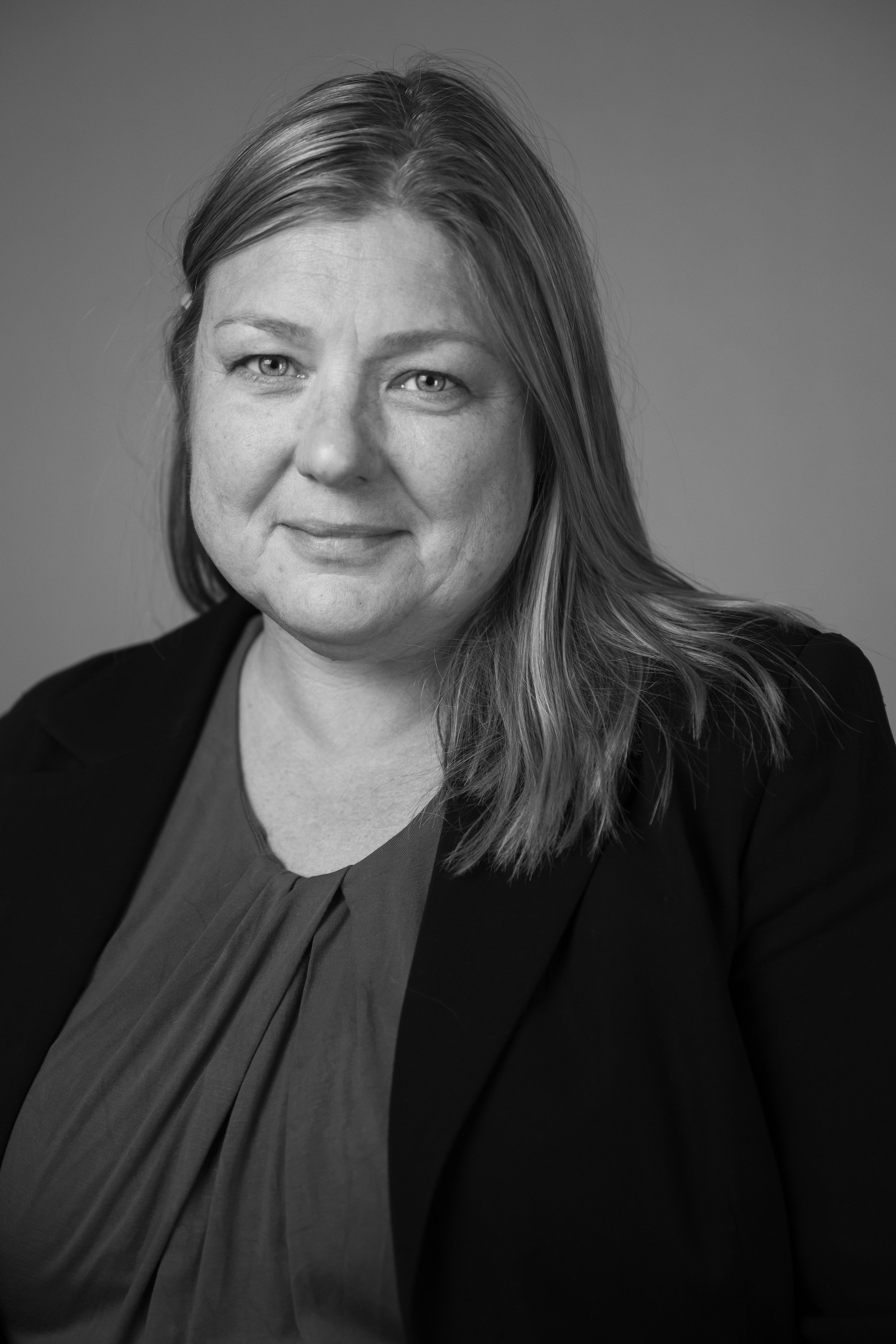 Julie Charge_1_BW.jpg