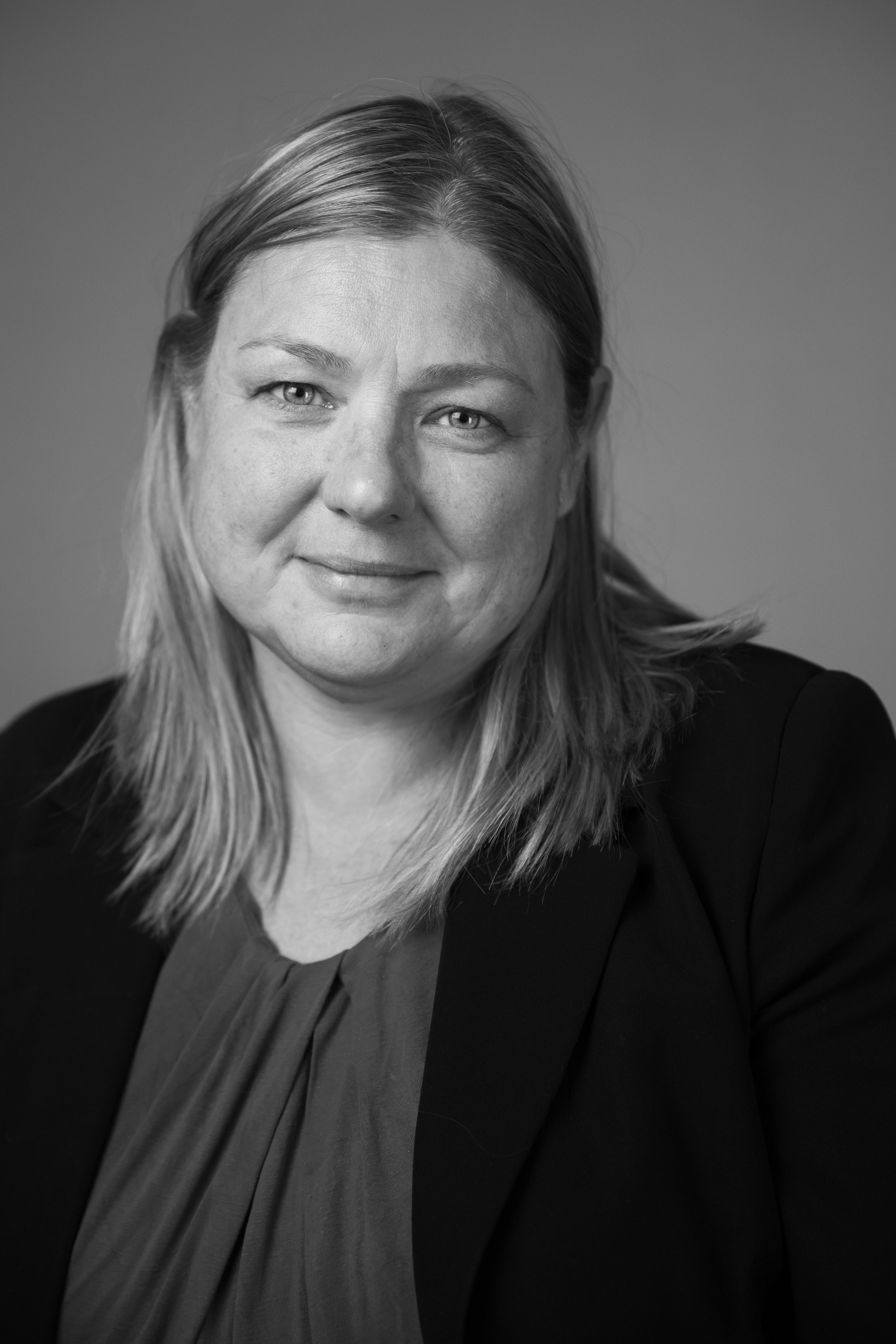 Julie Charge_2_BW.jpg