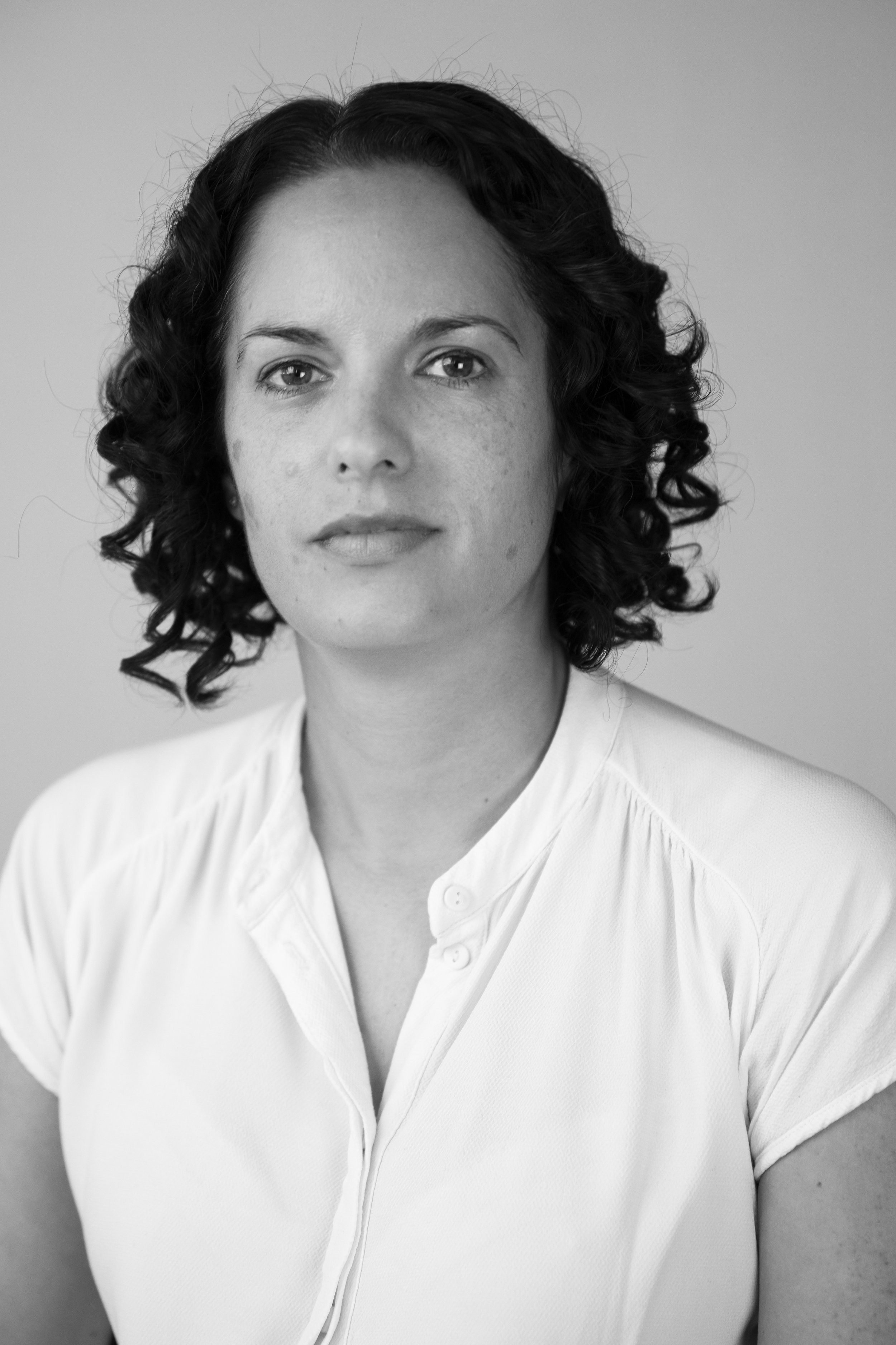 Sara Lennon_1_BW.jpg