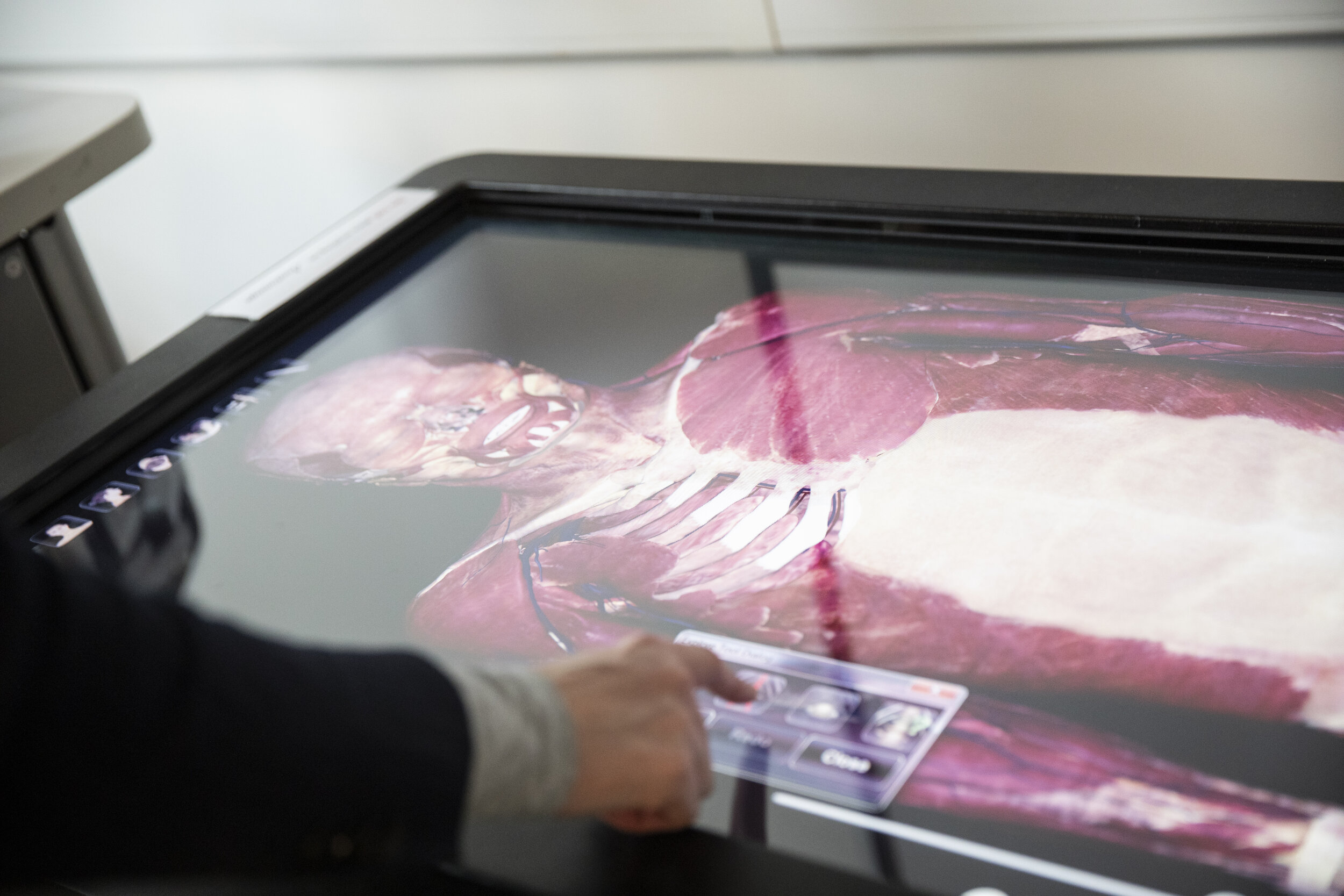 UOSJan20-Anatomage Table-3.jpg
