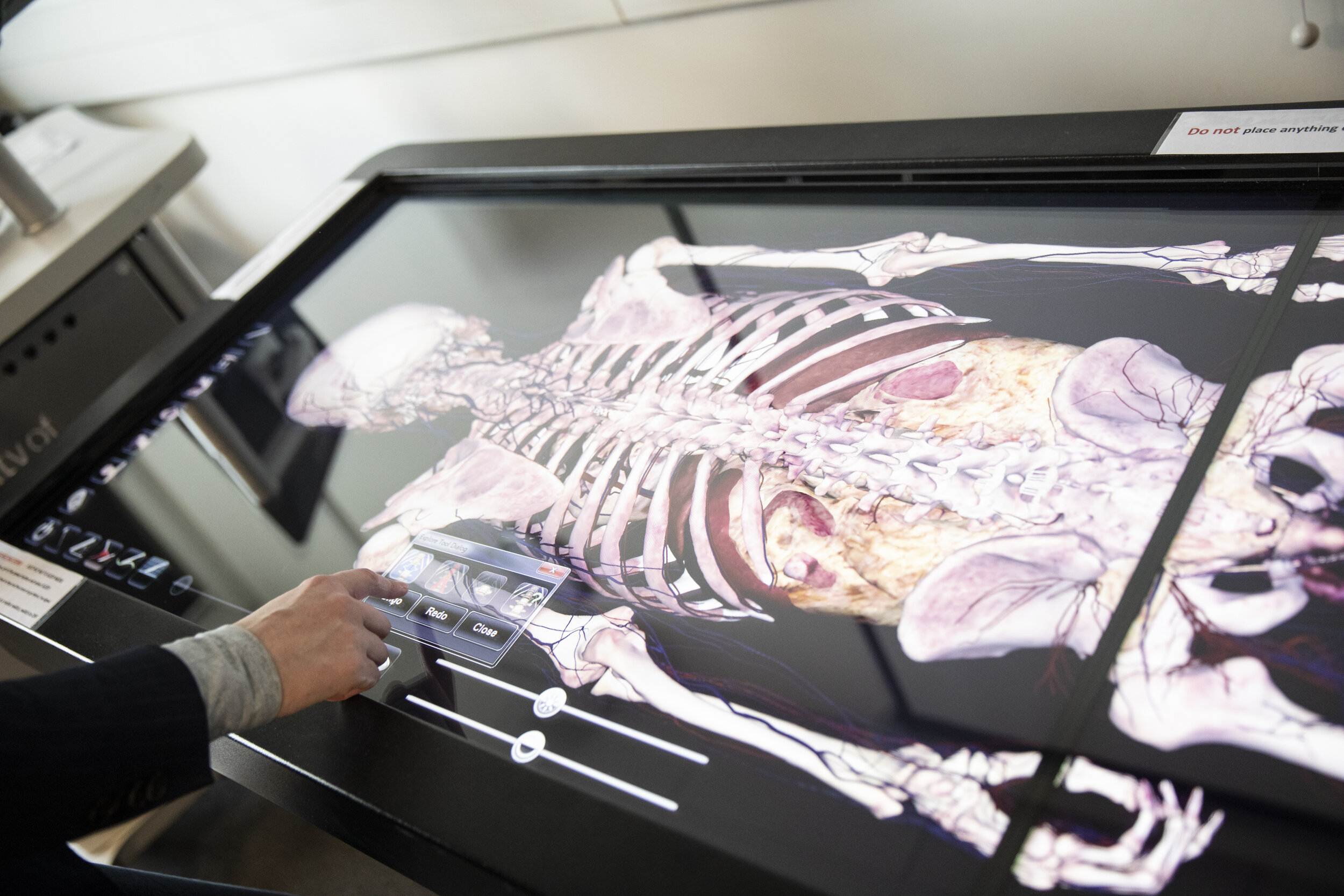 UOSJan20-Anatomage Table-6.jpg
