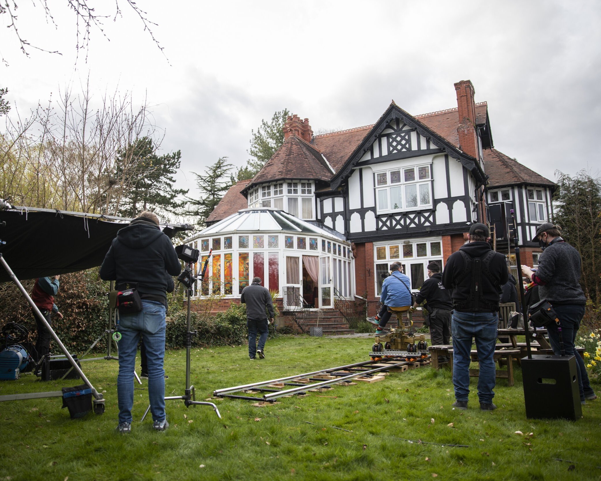 UNIT STILLS