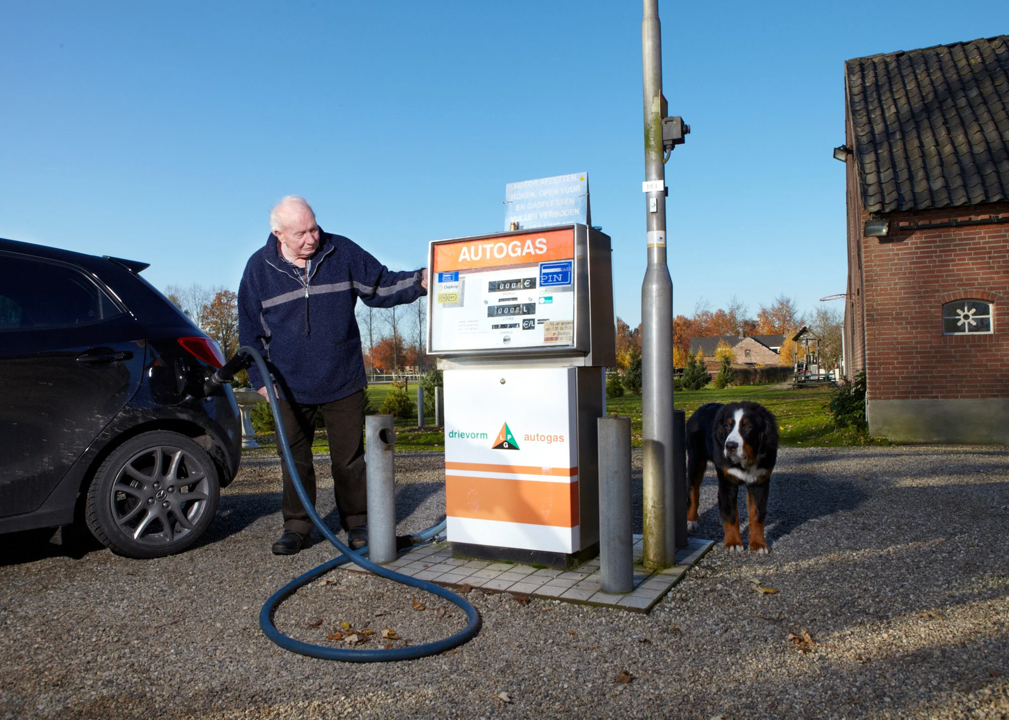 Stomps_Benzinestation.jpg