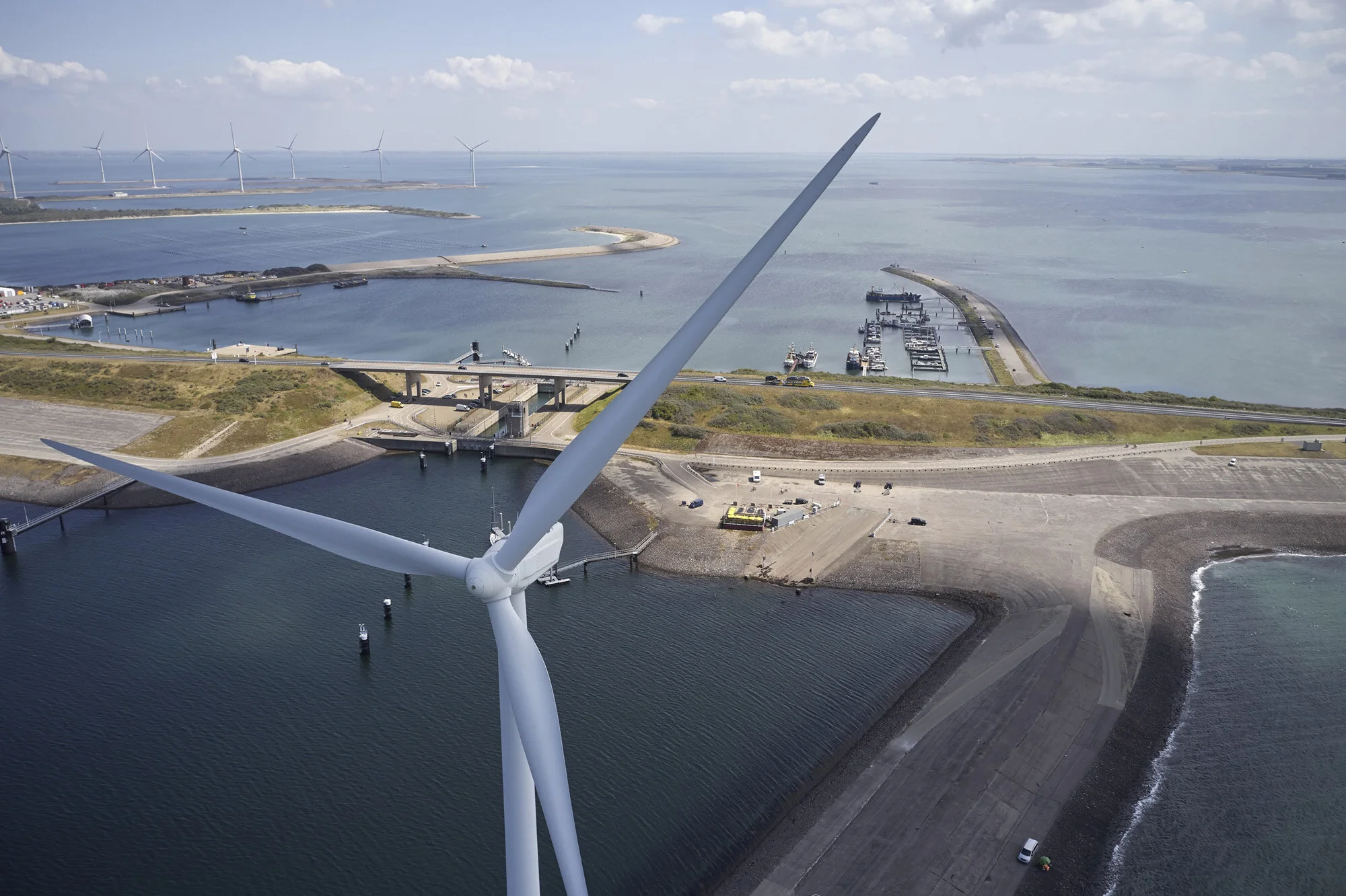 Volkskrant Magazine Frituur De Helling Vrouwenpolder Zeeland. Volkskrant Magazine