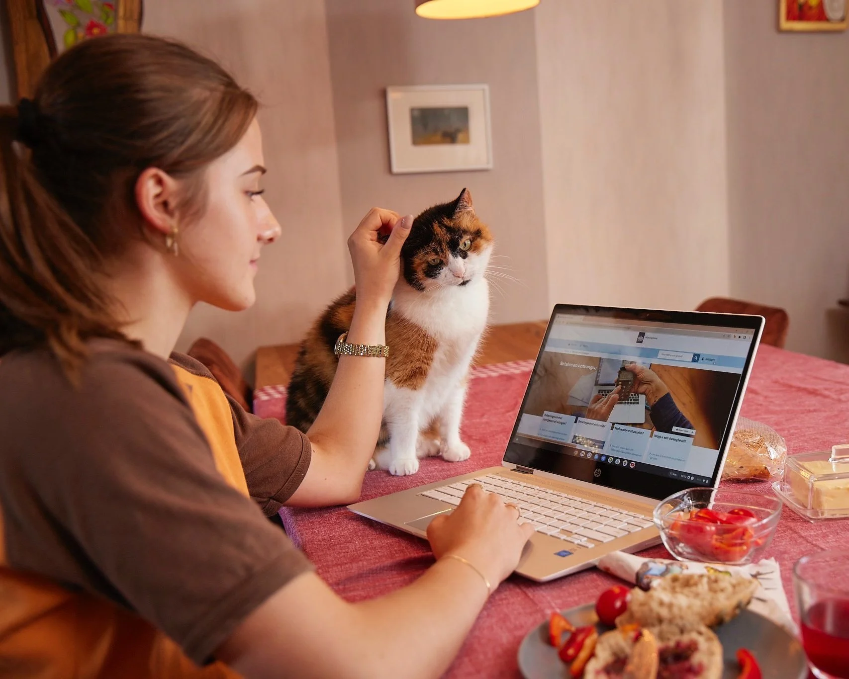 Belastingdienst Jongeren, Camera Niels Stomps. Regie: Chantal Spieard Gwen Keasberry & Foto Formation