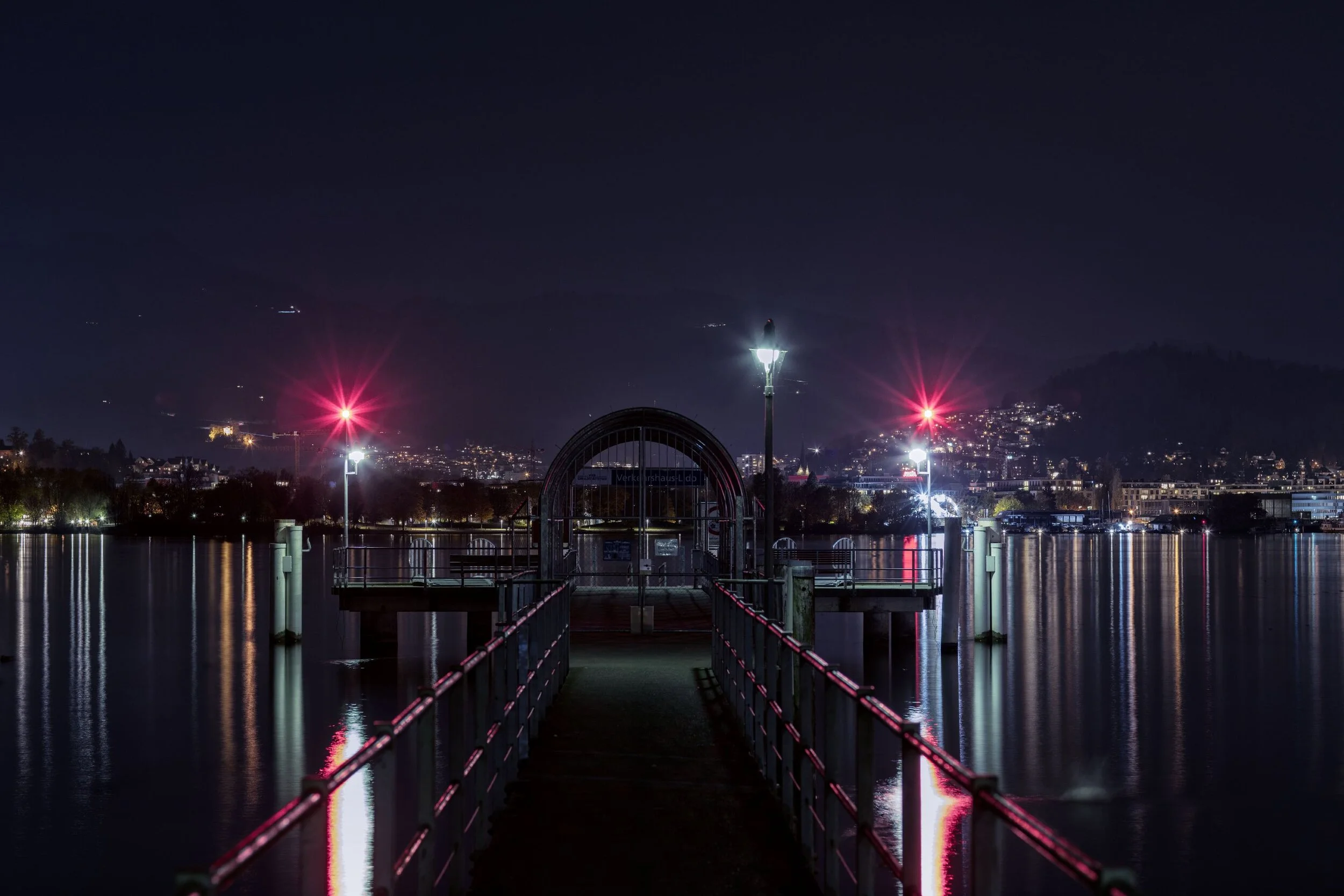 Steg_Nacht_Verkehrshaus.jpeg