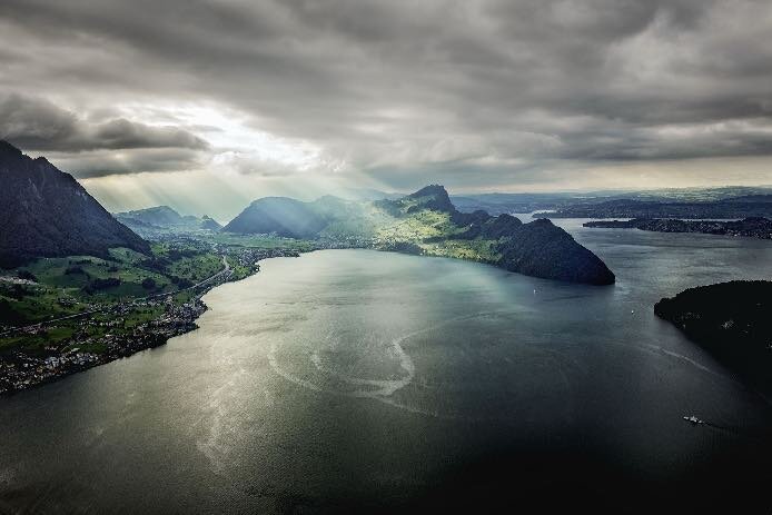 Vierwaldstättersee_Flug02.jpeg