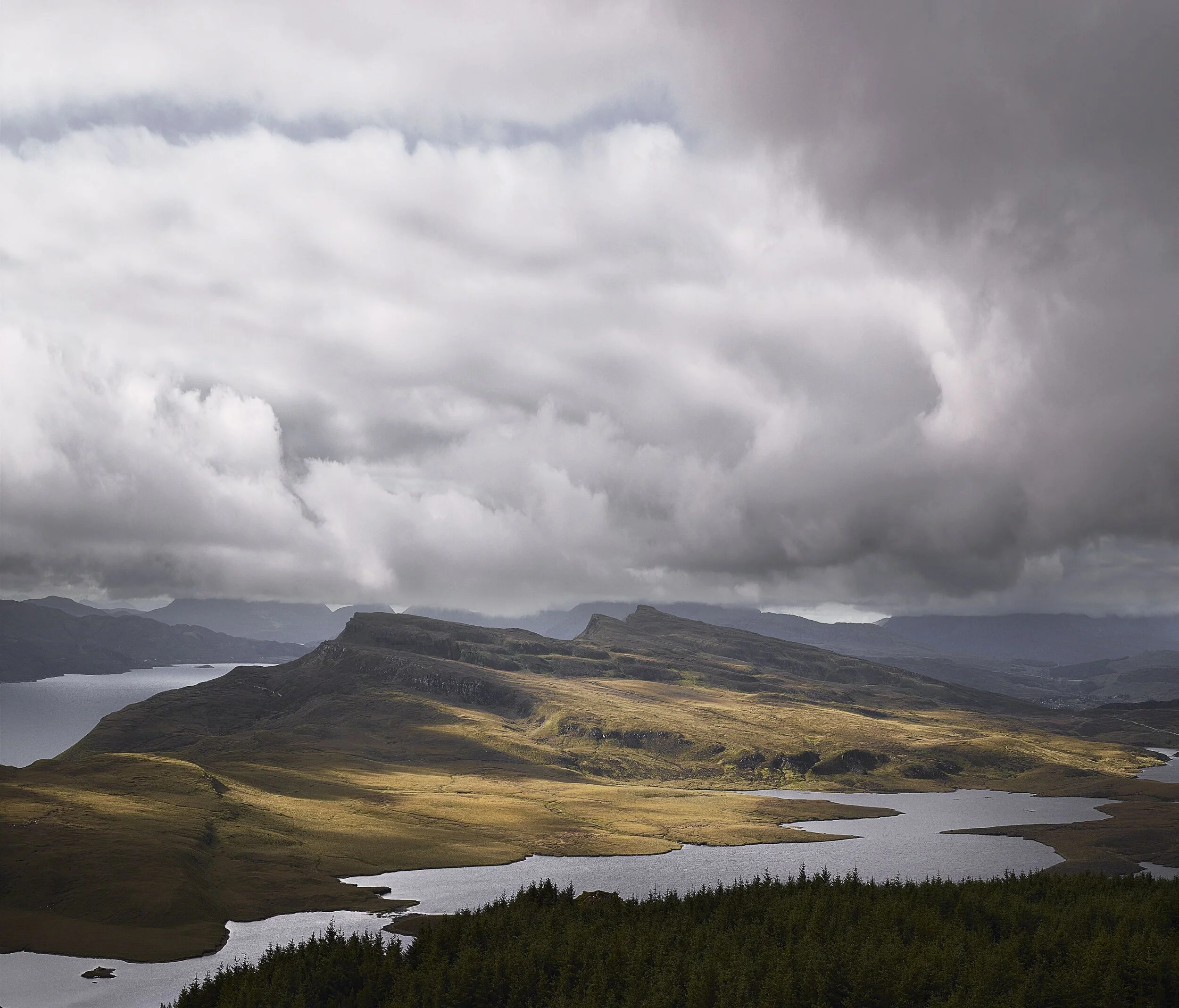 Scotland_IsleOfSkye_StormIsComing.jpeg