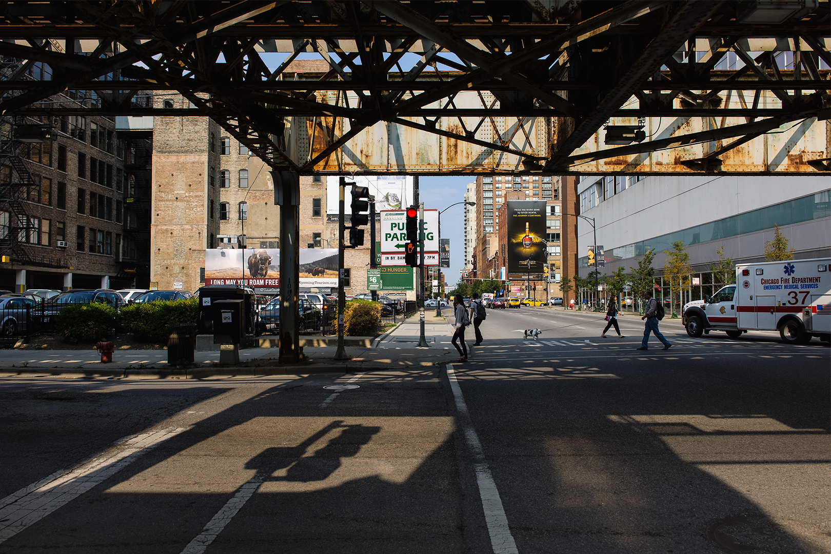 Under the “L” on W. Ontario and N. Wells Streets, Chicago, Ill.