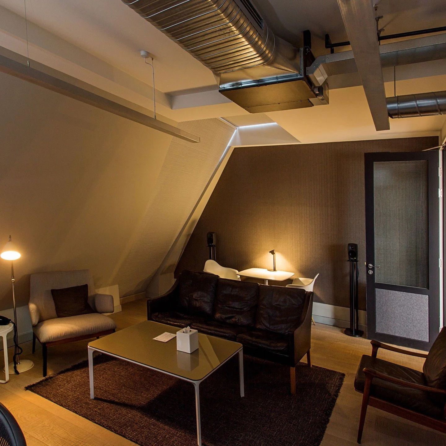 Fall back ๐๐
Do you have your electric Grand Design Blinds set up with a home automation schedule?
Don't forget to tweak the timings when the clocks change tonight!
#DaylightSavings #Autumn