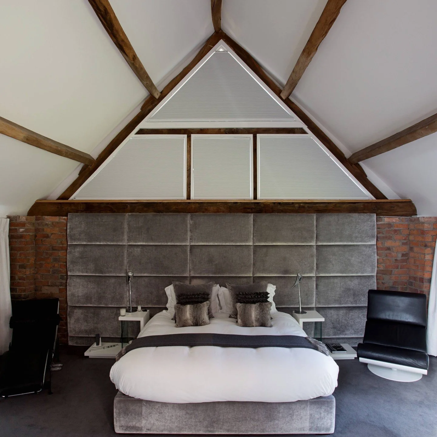 Cold OUT ❄️
Warm IN 🔥

No better place for that little touch of extra warmth than a bedroom and these Duette shades did just that. 

Read all about Duette's energy-saving properties on our website #linkinbio

#GrandDesignBlinds #EnergyEfficiency #Su