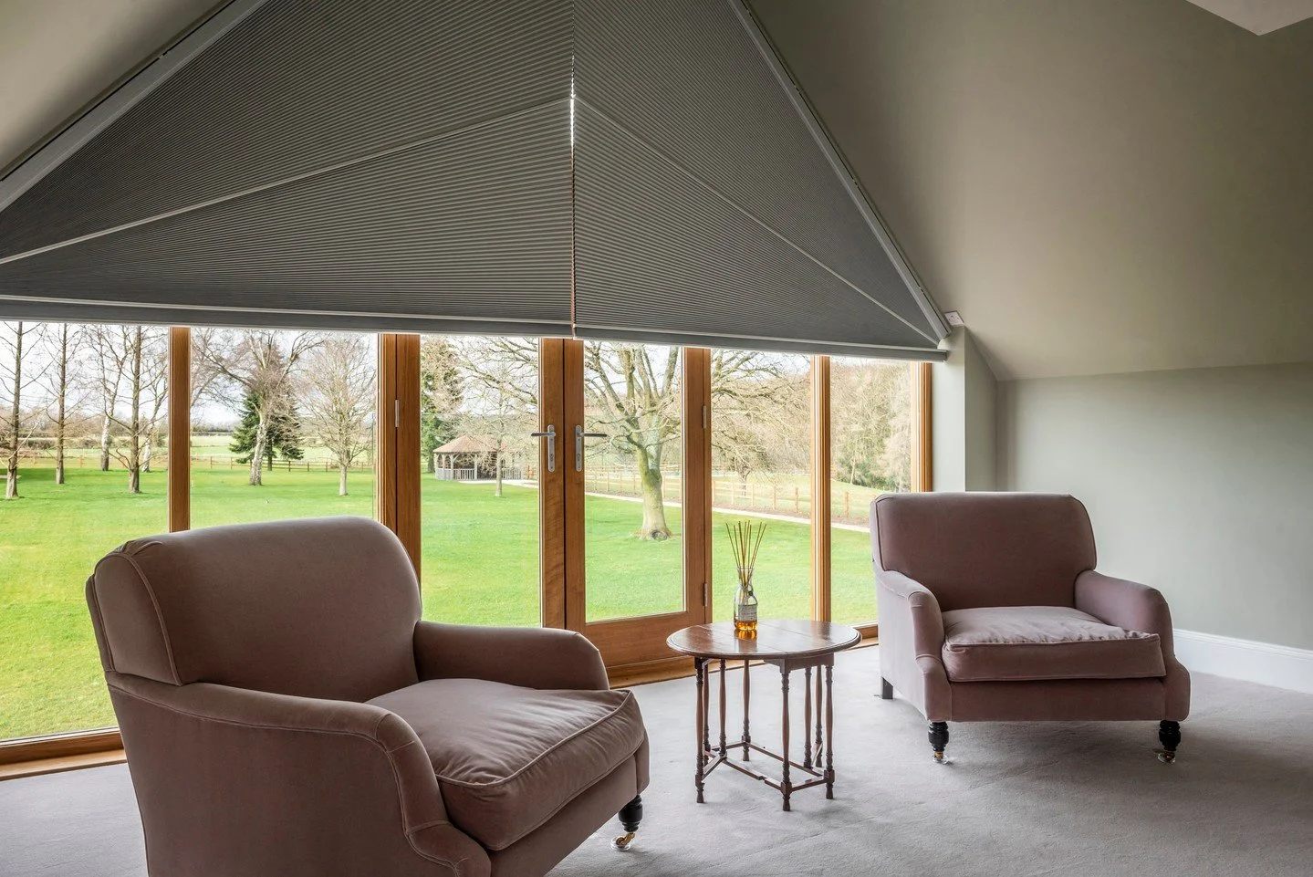 Amp up your living space with Grand Design Blinds ✨

Whether you've got floor to ceiling glazing, bi-fold doors or a gable window - there's a window covering to suit your vibe.

We love this set-up featuring Duette shades.

#GrandDesignBlinds #Interi