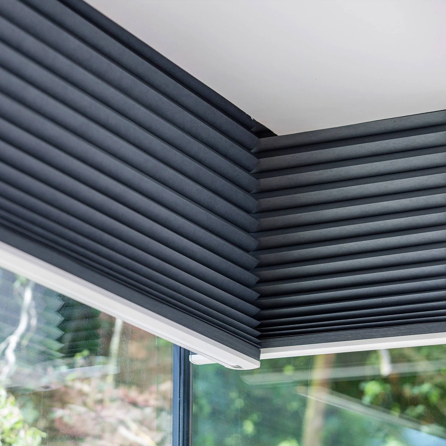 Putting the finishing touches to your renovation? Now's the time to think blinds and shades...

Did you know we offer 𝟮𝟬% 𝗼𝗳𝗳 rectangular window blinds*? 

Ask for a free, remote quotation from one of our experts #linkinbio

*With a shaped blind