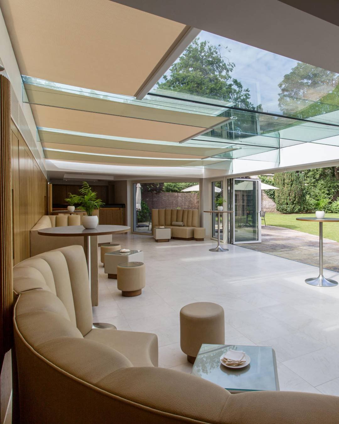 Spring forward, fall back ⏰

Don't forget the clocks change tonight and to sync your home automation systems to ensure your blinds and shades close and rise in tune with your household!

Isn't this just the most wonderful time of the year? 🌸🌷⛅️

#G