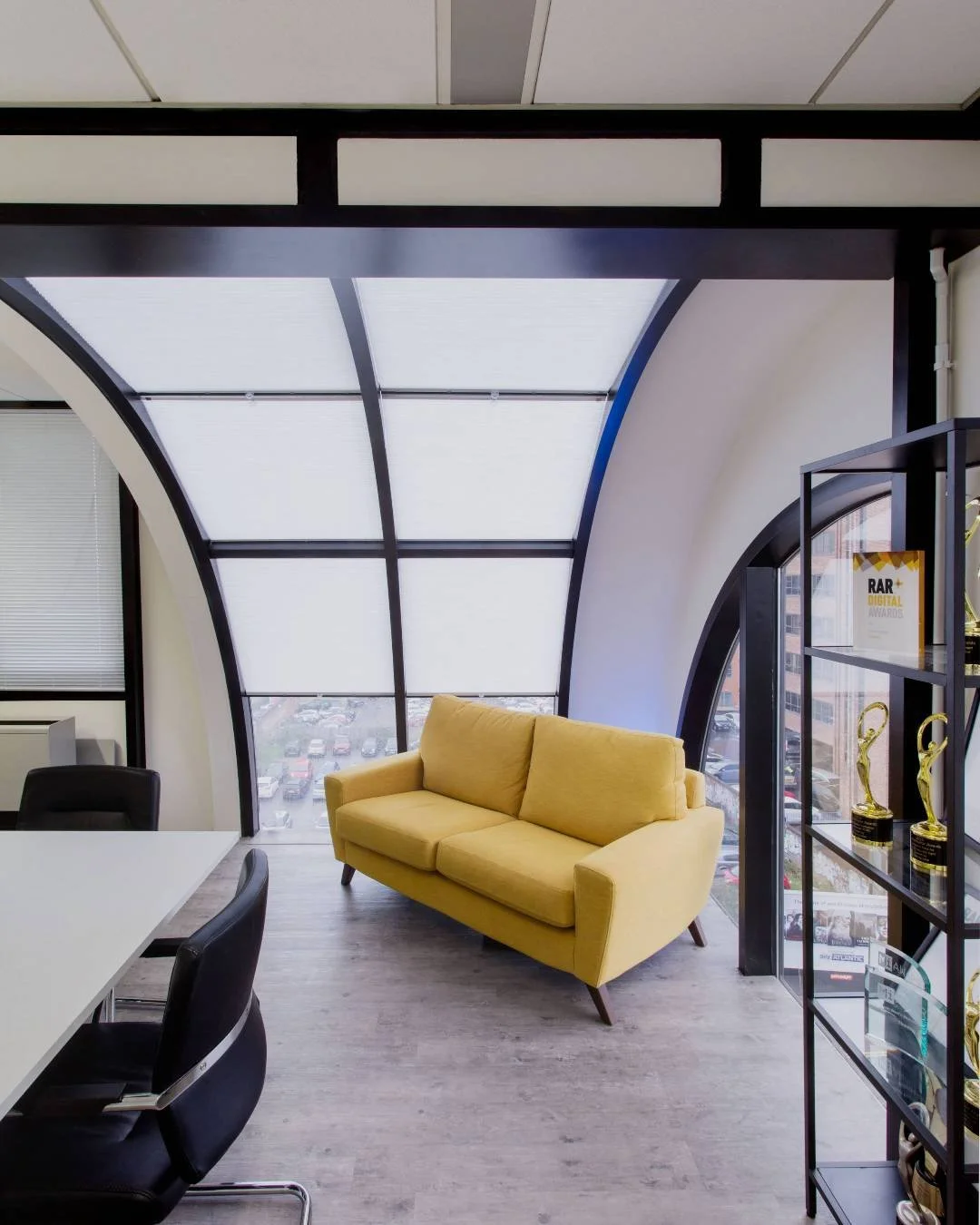 Can we get a round of applause for these curved window blinds? 👏🏻

Product: Duette

#CurvedWindows #GrandDesignBlinds