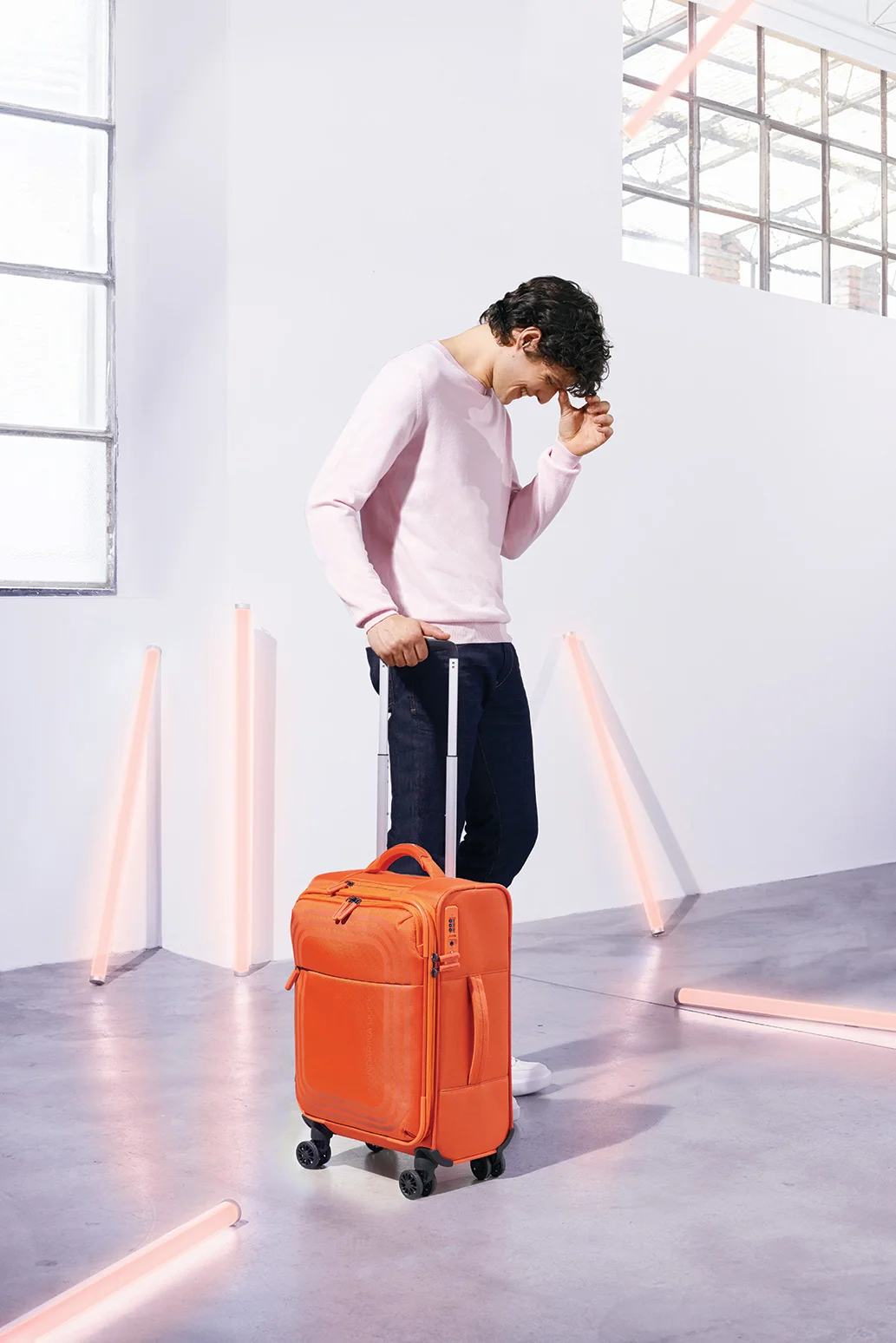 Mandarina-Duck-SS19-fashion-ROAR_Studio-Milan-003.jpg