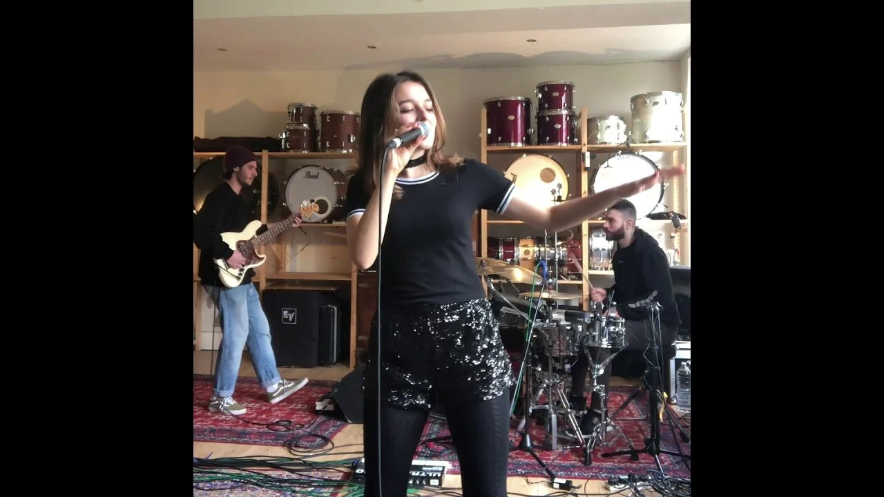 Lili Caseley | C'est La Vie