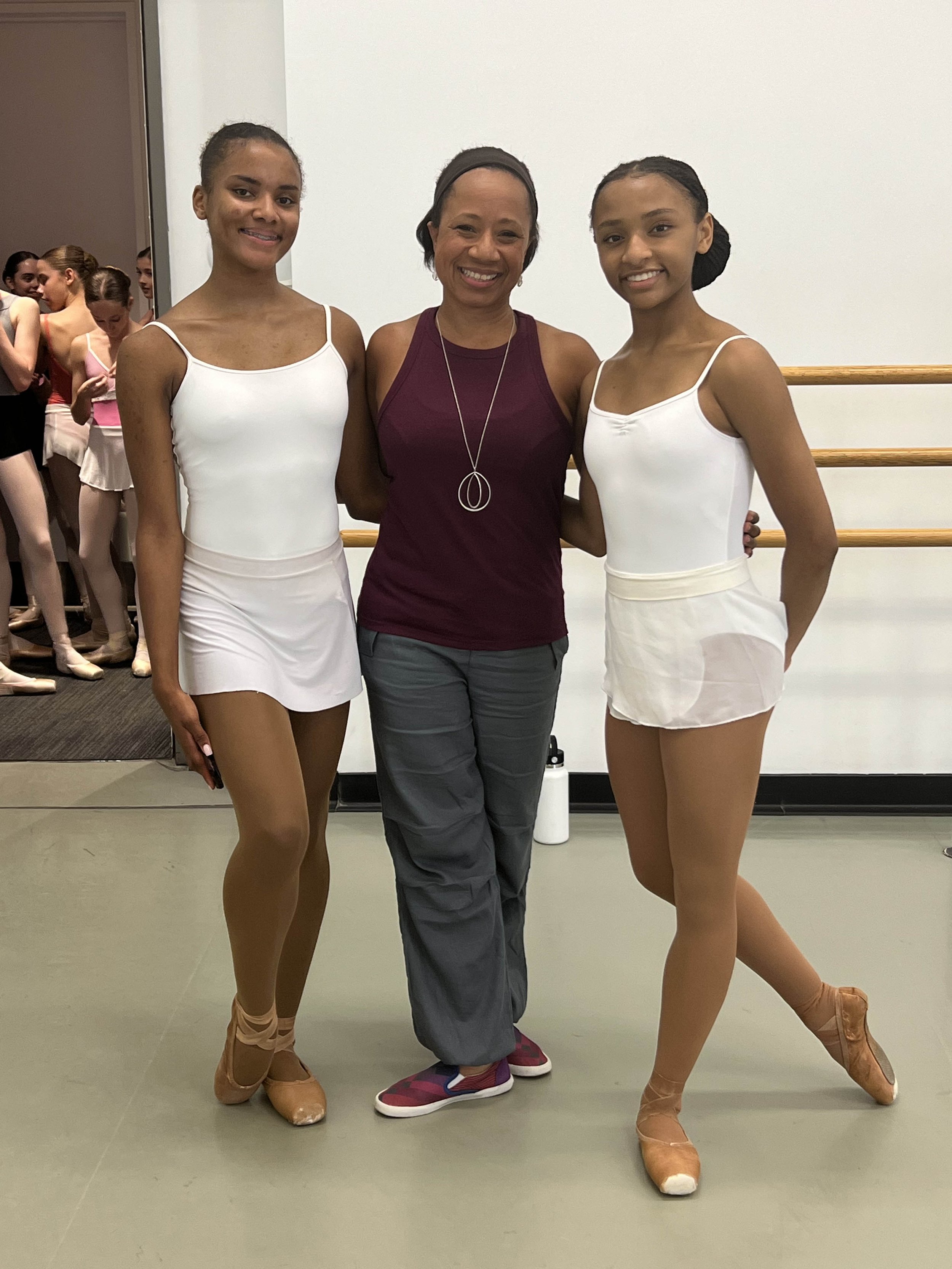 Chloe and Nevaeh at SAB1.jpg