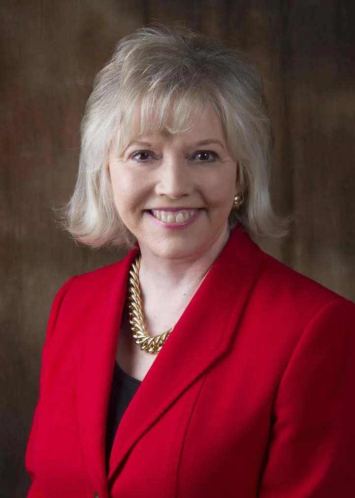 Holly Allen Lipscomb Square.jpg
