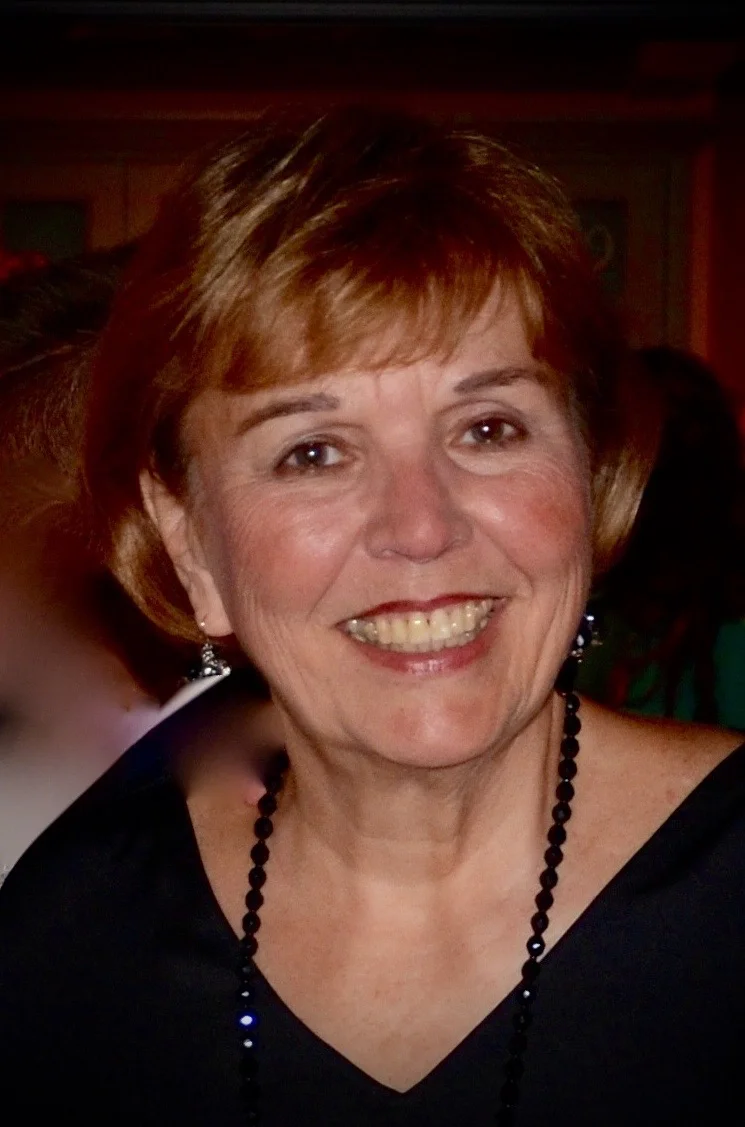 Holly Allen Lipscomb Square.jpg