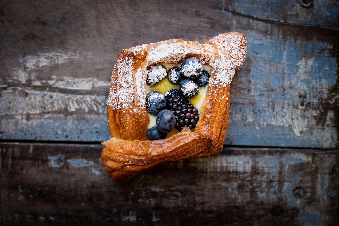 Saturday + Danish = Happiness 

Today&rsquo;s Danish filling: cr&egrave;me p&acirc;tissi&egrave;re, passion fruit curd, and fresh berries. 🫐
.
.
.
.
.
.
.
.
.
#pastry #pastrychef #patisserie #danish #bakery #foodporn #bluedogbakery #bluedogbakeryand