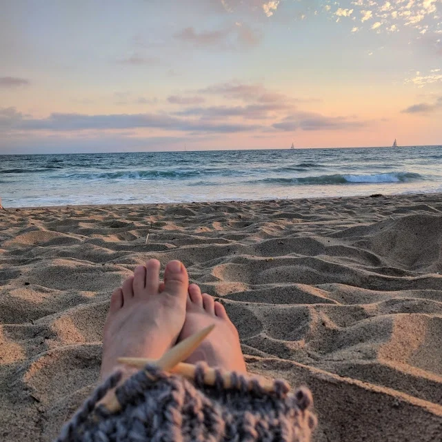beach knitting unrealness